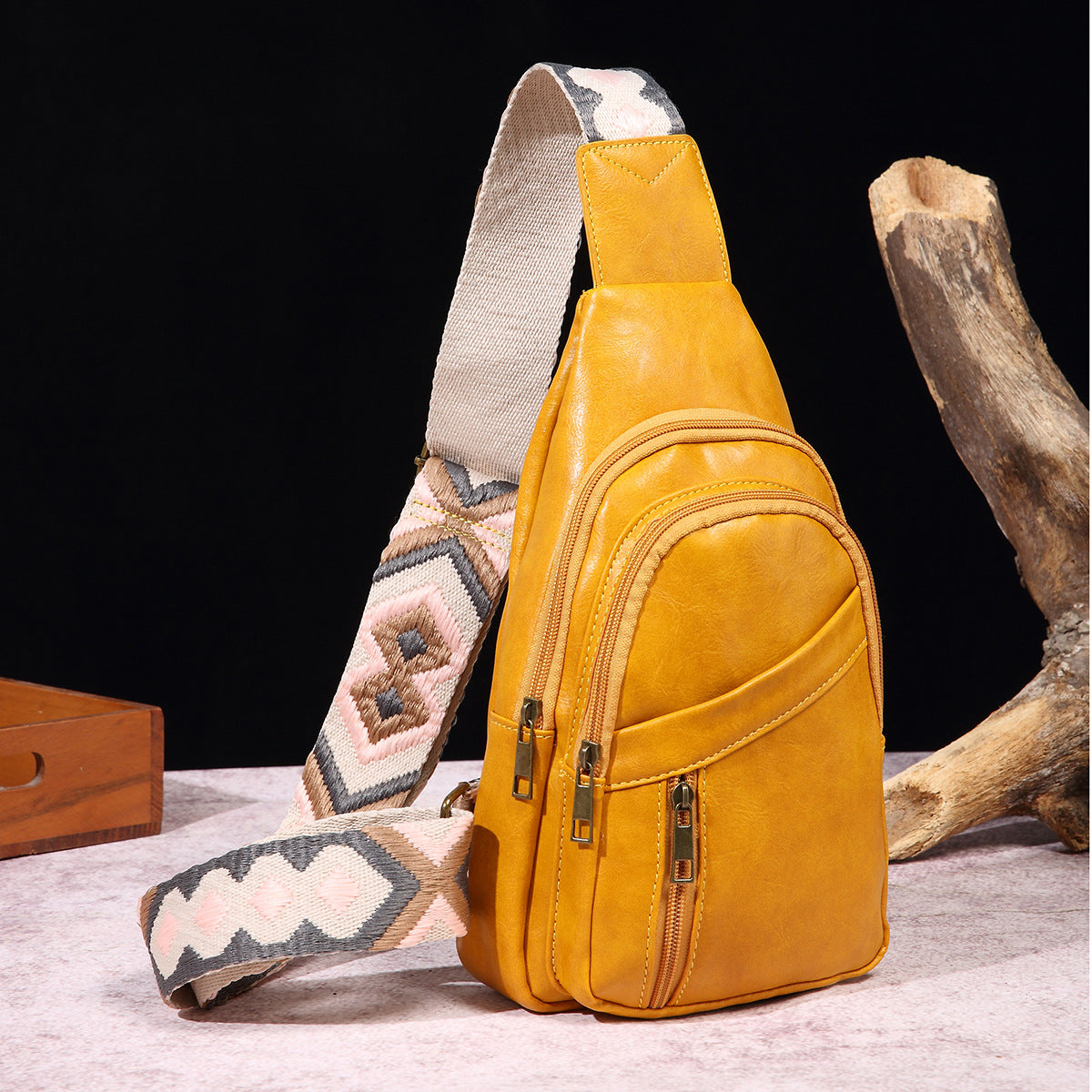 Women's Retro Casual Chest Bag