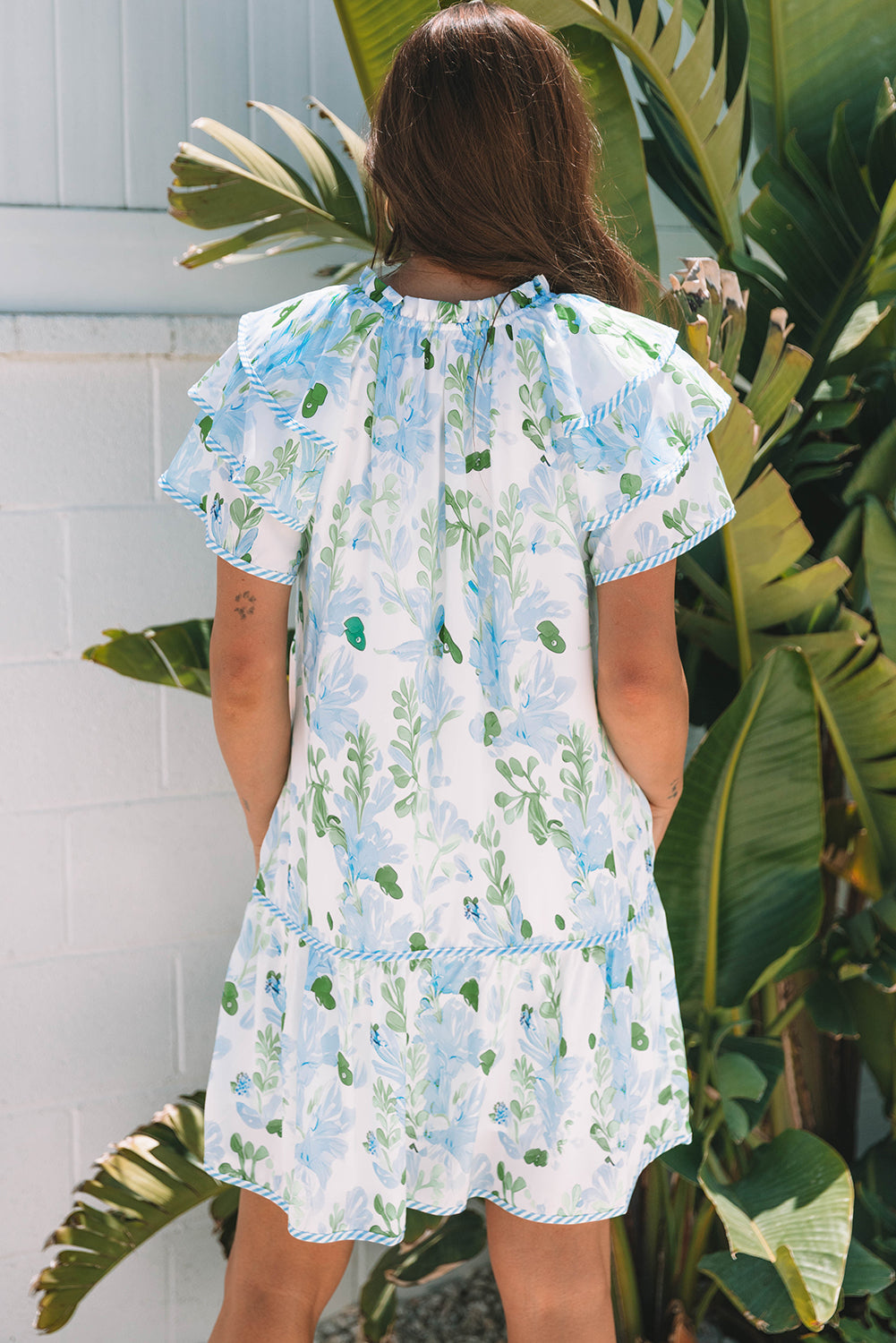 Minivestido de manga corta con capas y ribete en contraste floral azul cielo
