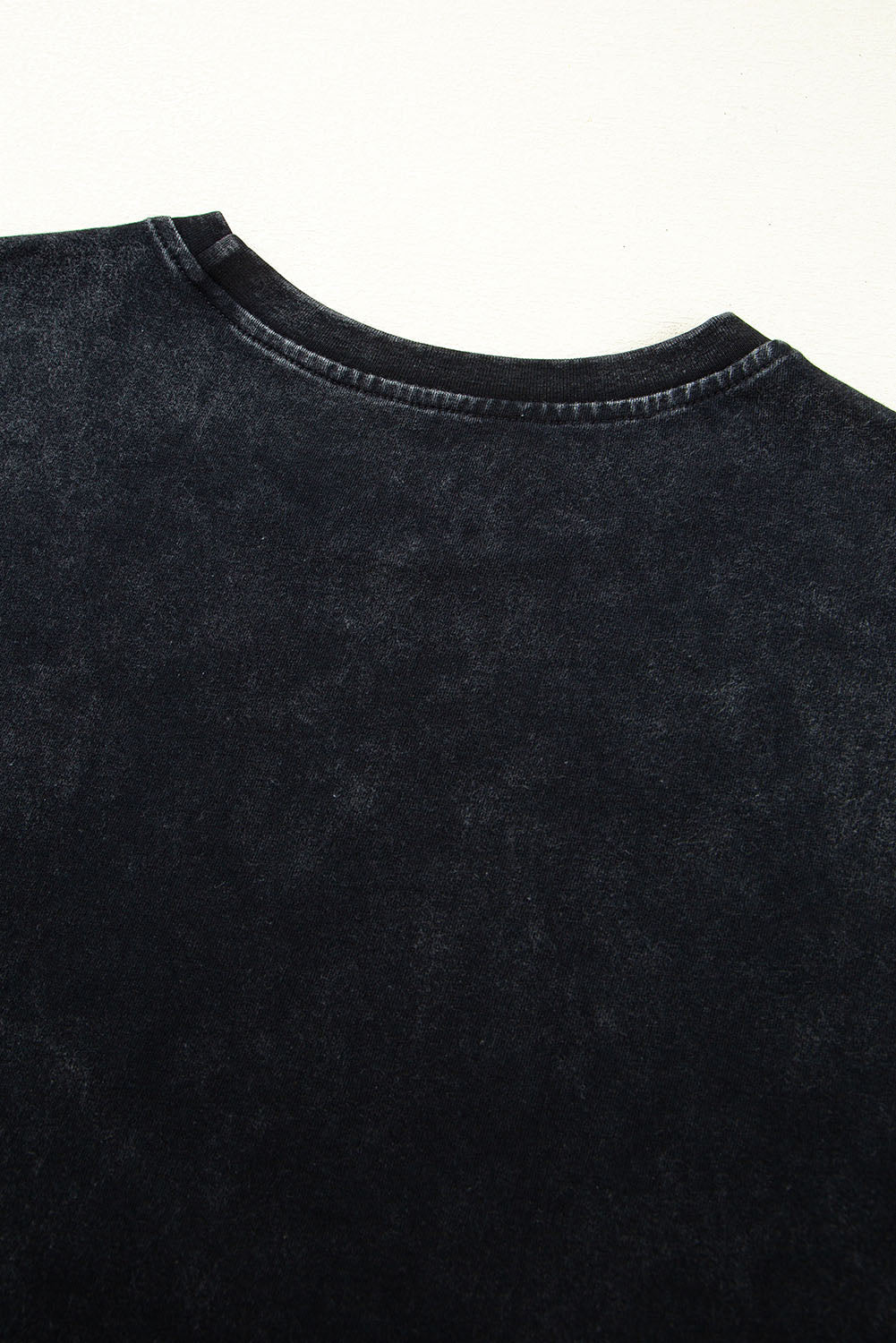 Camiseta suelta con aberturas laterales y estampado de cabeza de buey "HOWDY" de estilo occidental negro