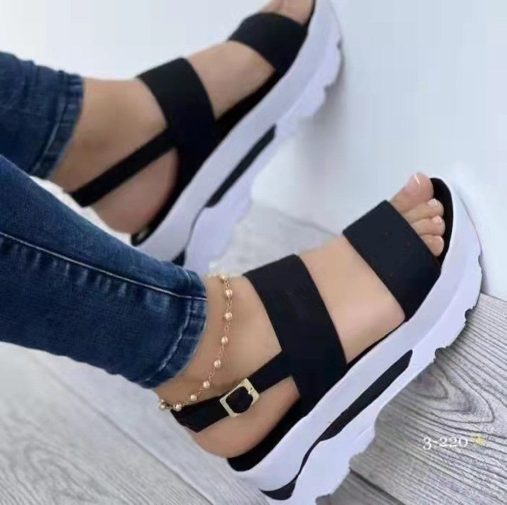 Women's Statement Round-Toe Platform Casual Sandals