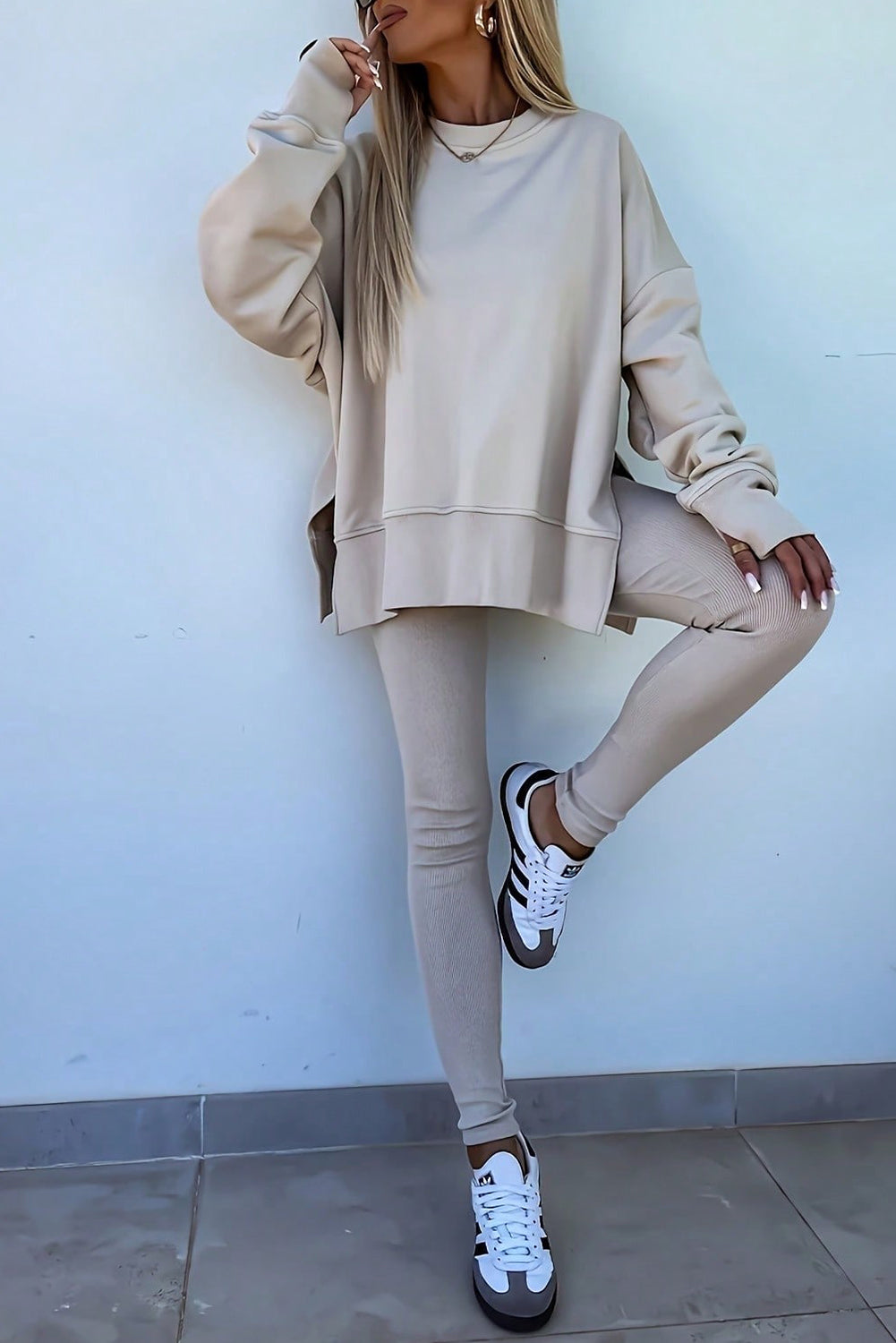 Conjunto de sudadera extragrande con abertura de color liso Jet Stream y leggings acanalados