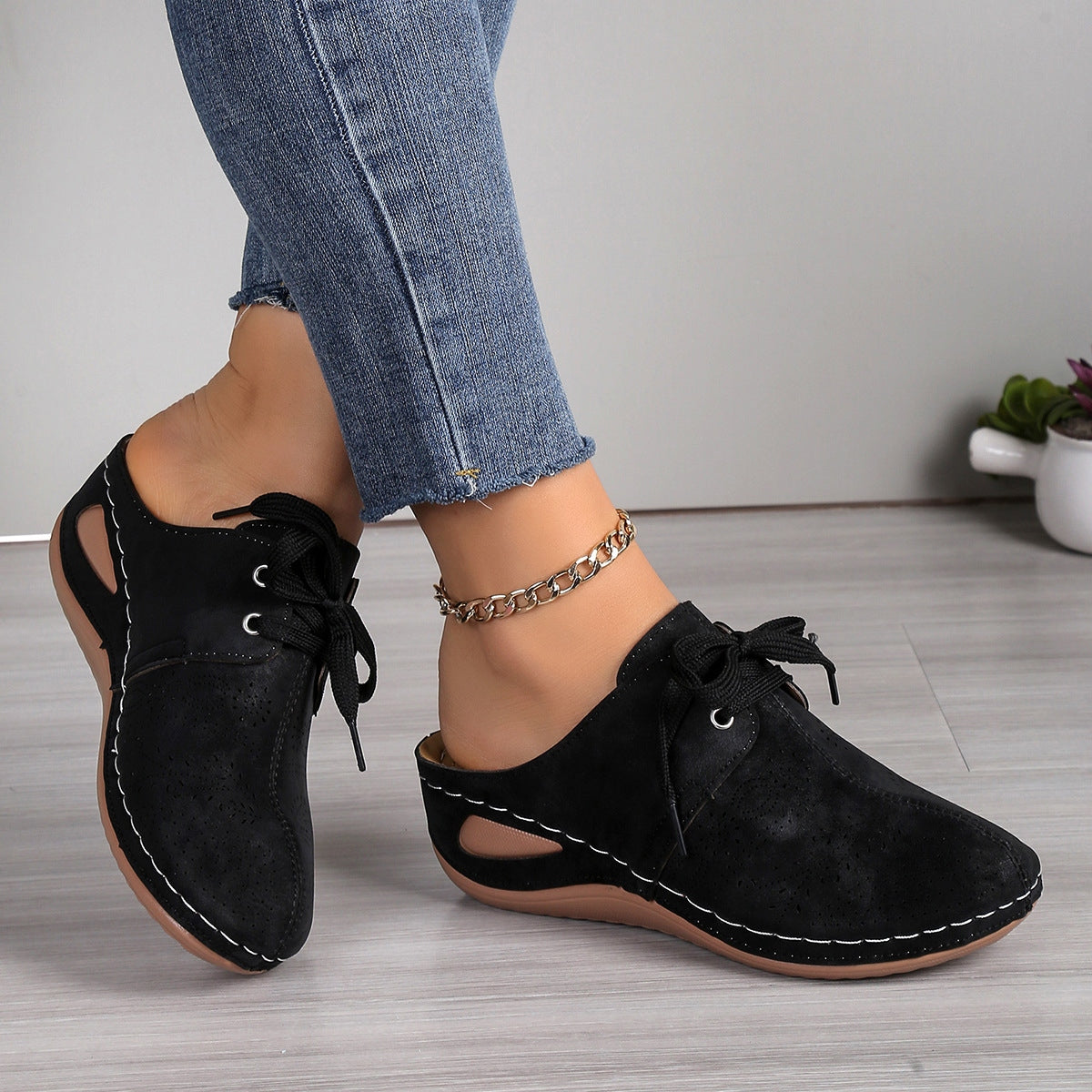 Sandalias de cuña con cordones y punta redonda