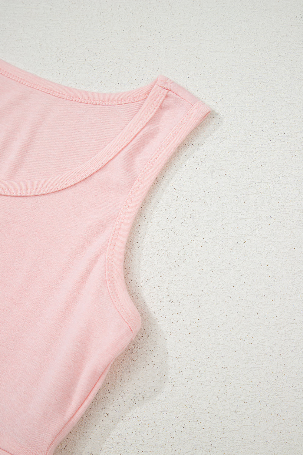 Conjunto de descanso de 3 piezas de top corto, pantalón corto y cárdigan en rosa claro