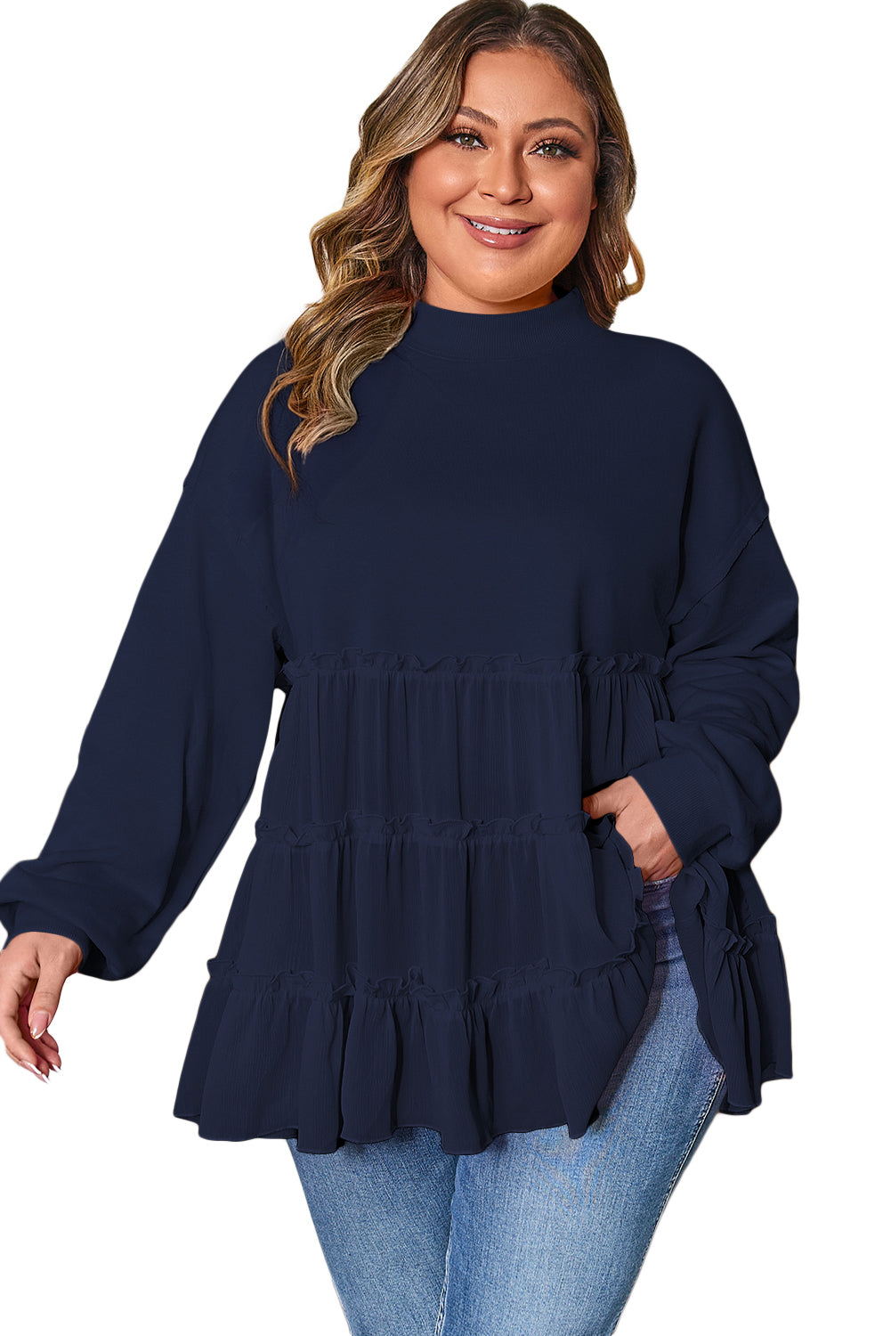 Top de talla grande azul marino con cuello redondo acanalado y volantes escalonados