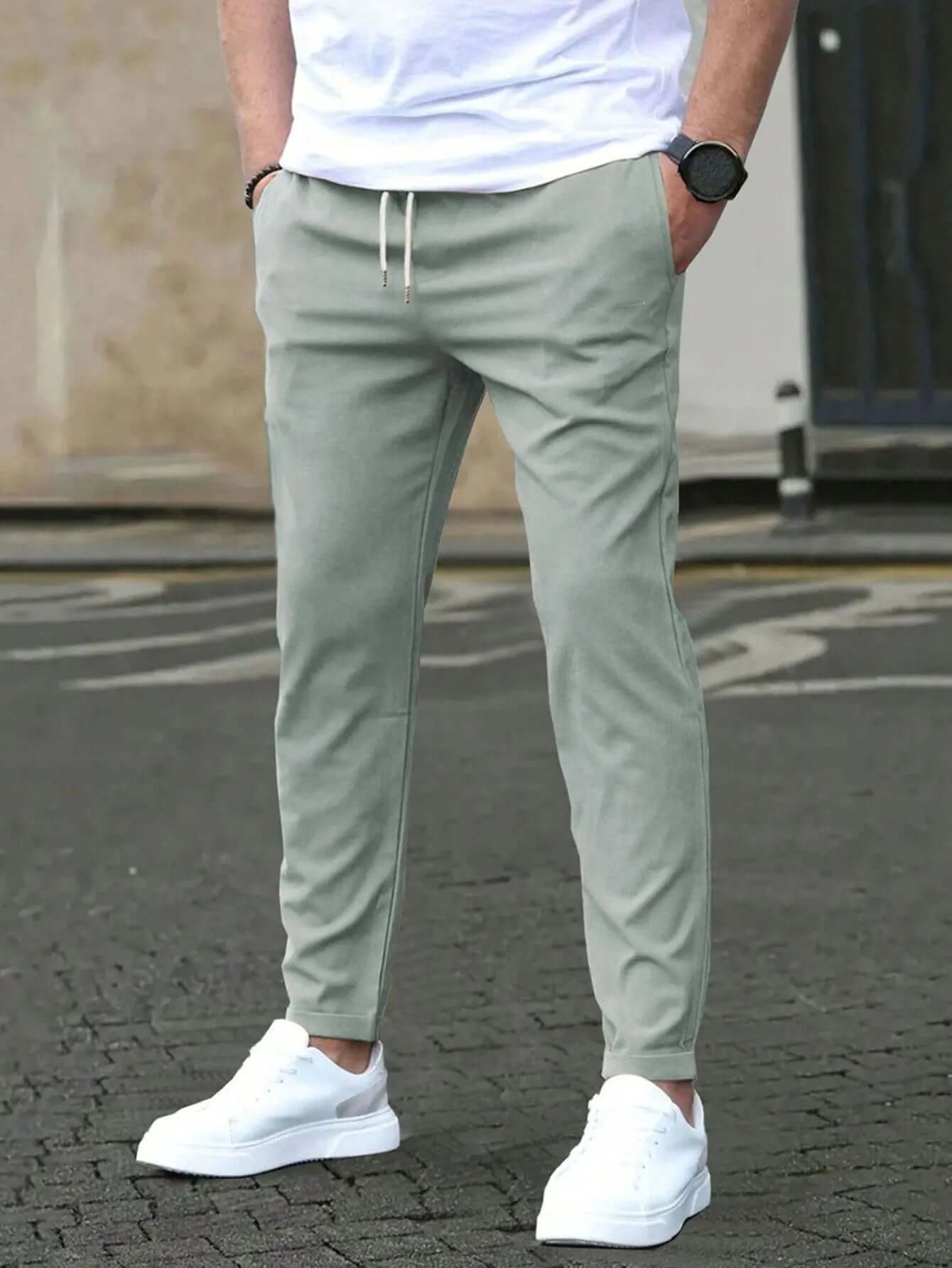 Slim Fit Cropped Pants – Casual Straight-Leg Trousers with Leather Tag
