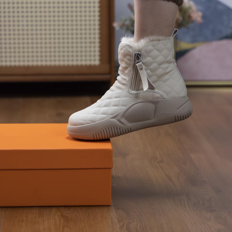 Women's Quilted Boots