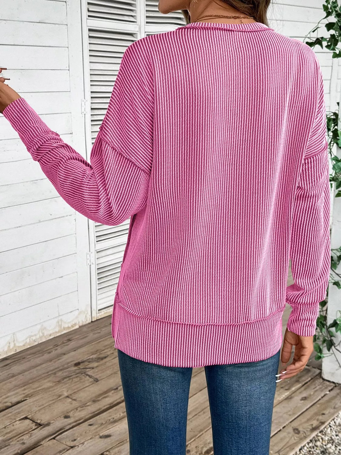 Sudadera de cuello redondo con aberturas laterales
