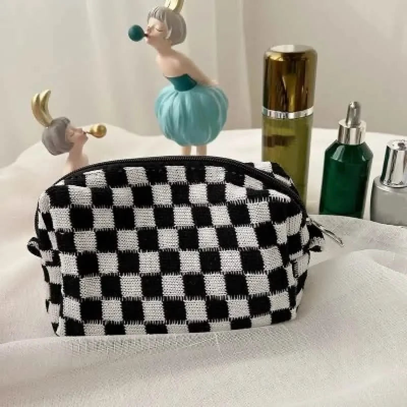 Checkered Pattern Zipper Makeup Bag