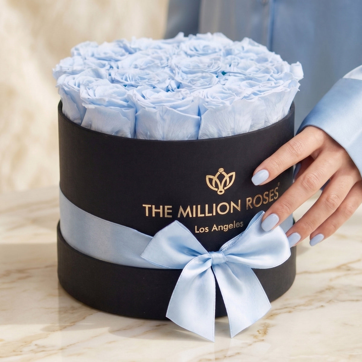 Caja Negra Clásica | Rosas Azules Claras