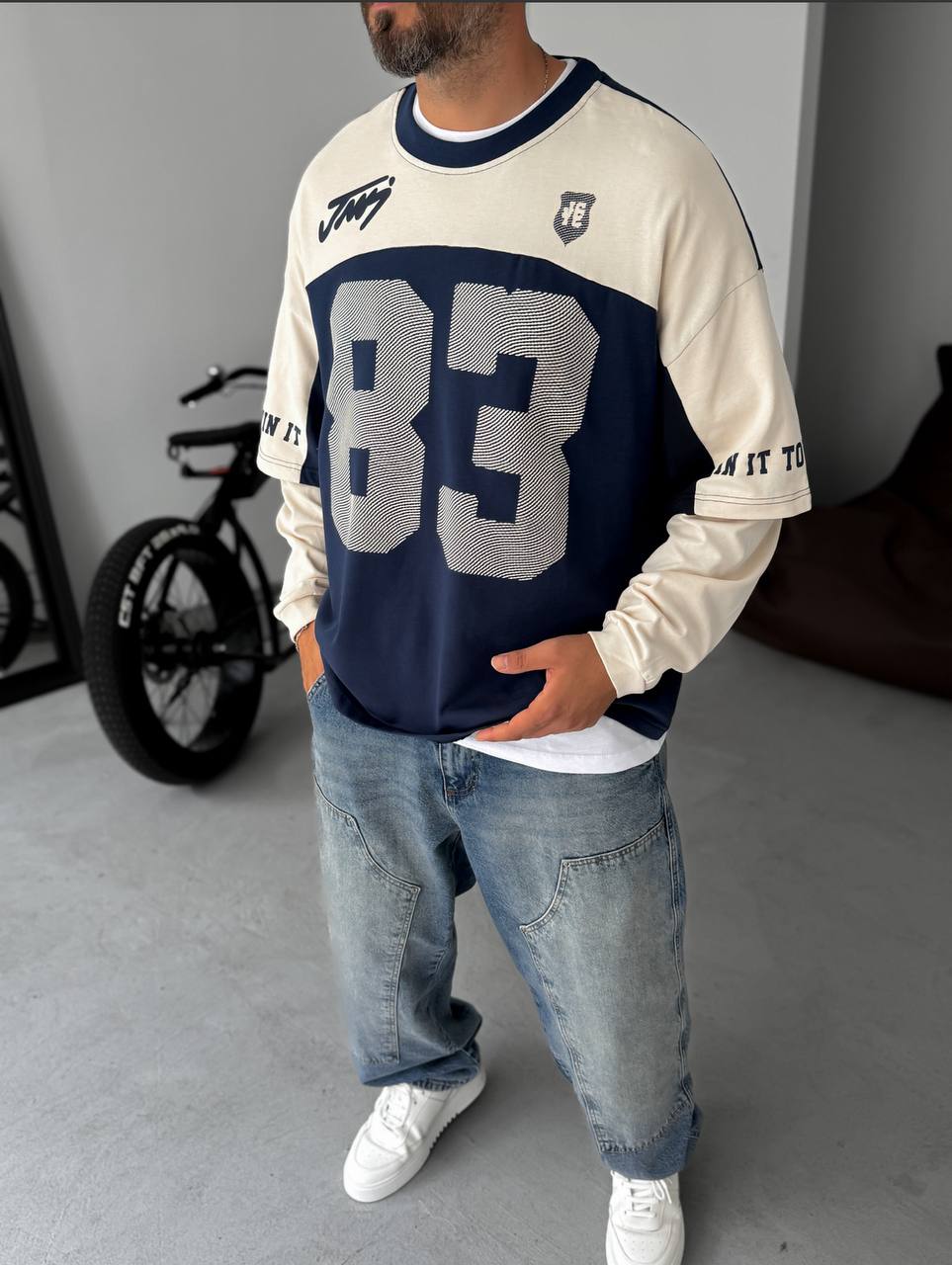 Sudadera Unisex Bicolor con Gráfico Universitario