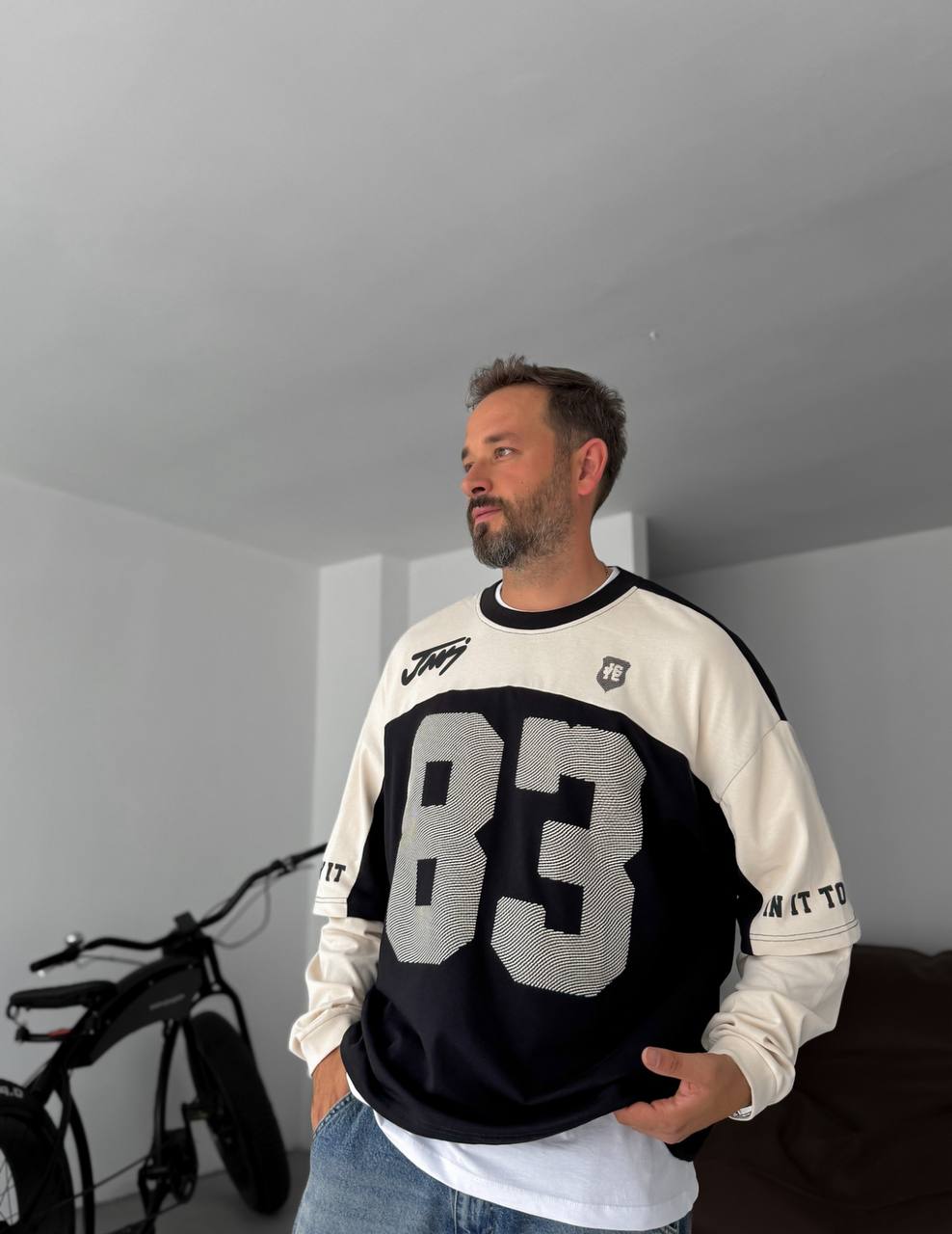Sudadera Unisex Bicolor con Gráfico Universitario