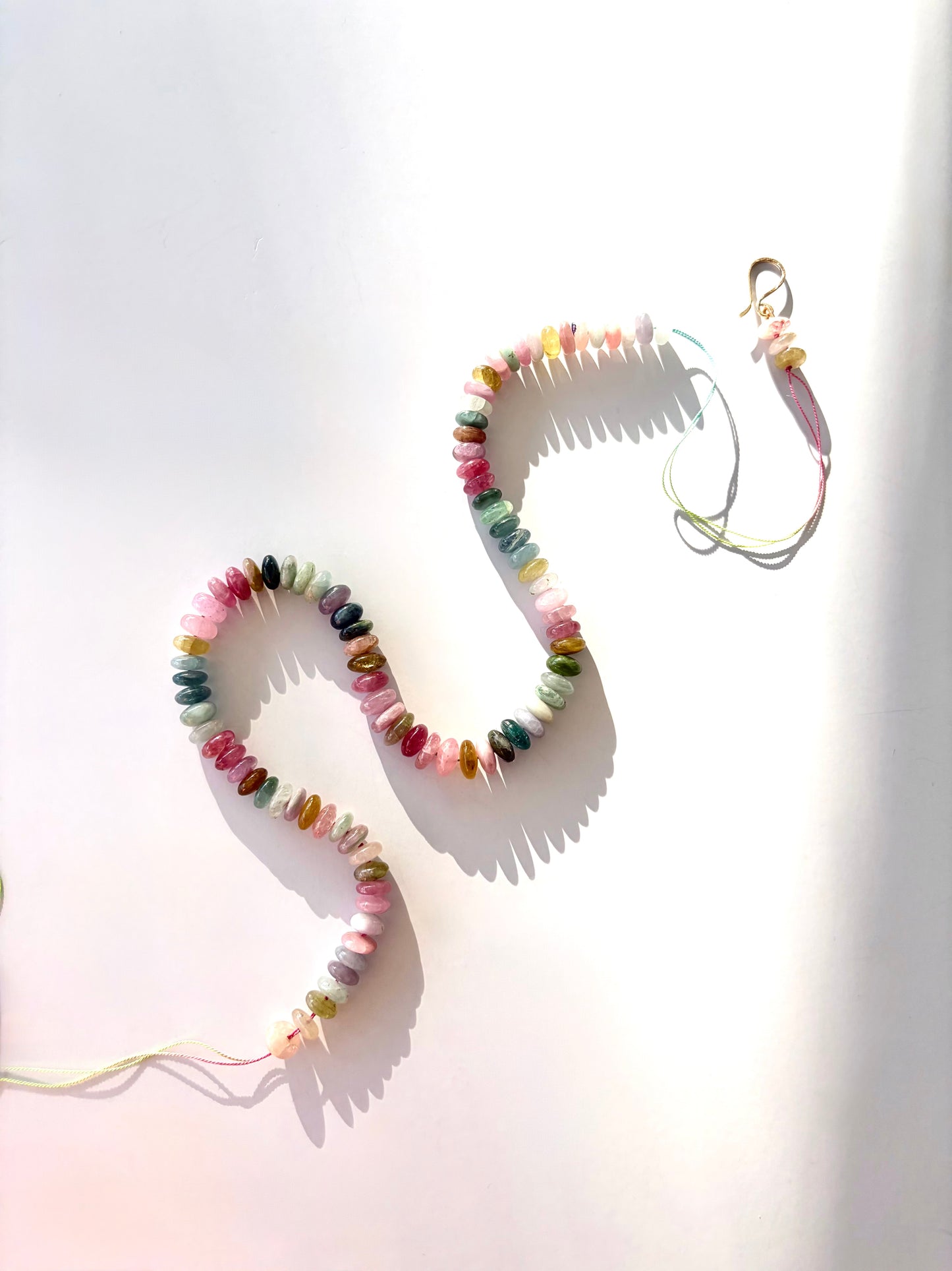 Collar de turmalina sandía y oro de 14 quilates