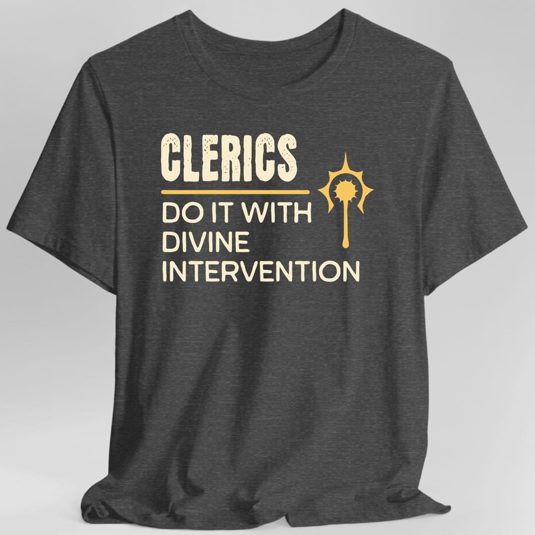 Camiseta: Los Clérigos de DnD lo Hacen con Intervención Divina