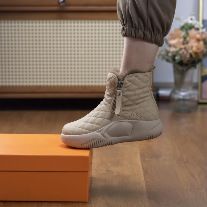 Women's Quilted Boots