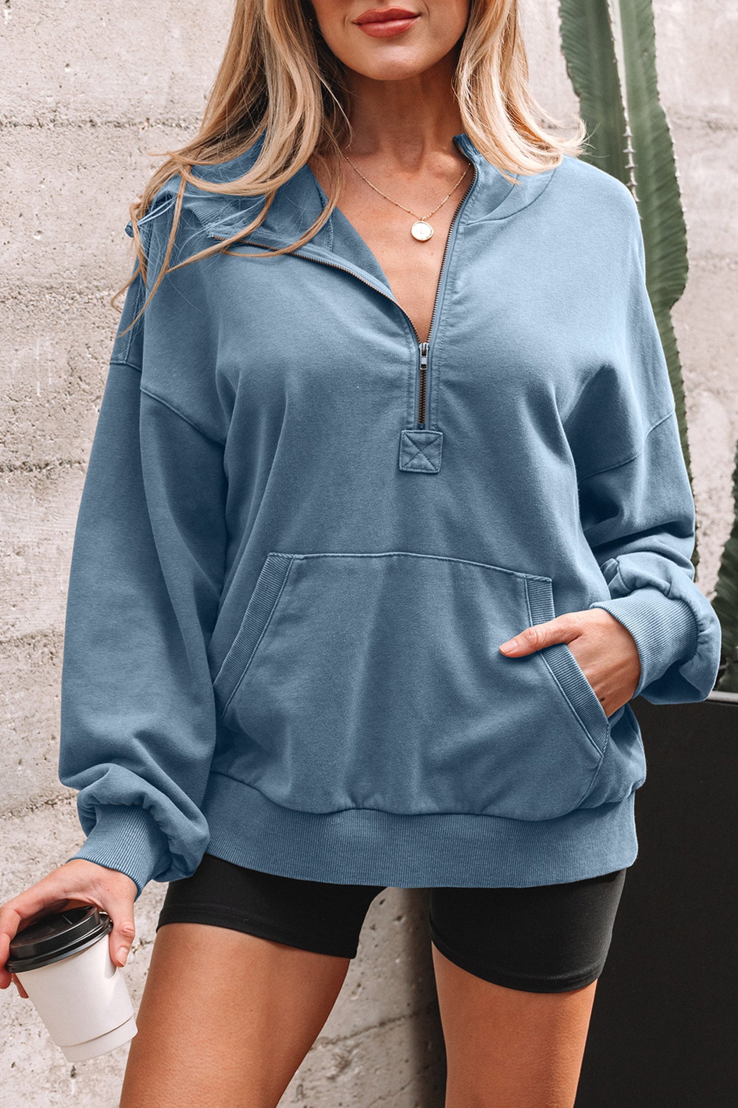 Sudadera con capucha holgada de lavado mineral con medio cierre y bolsillo canguro, negra