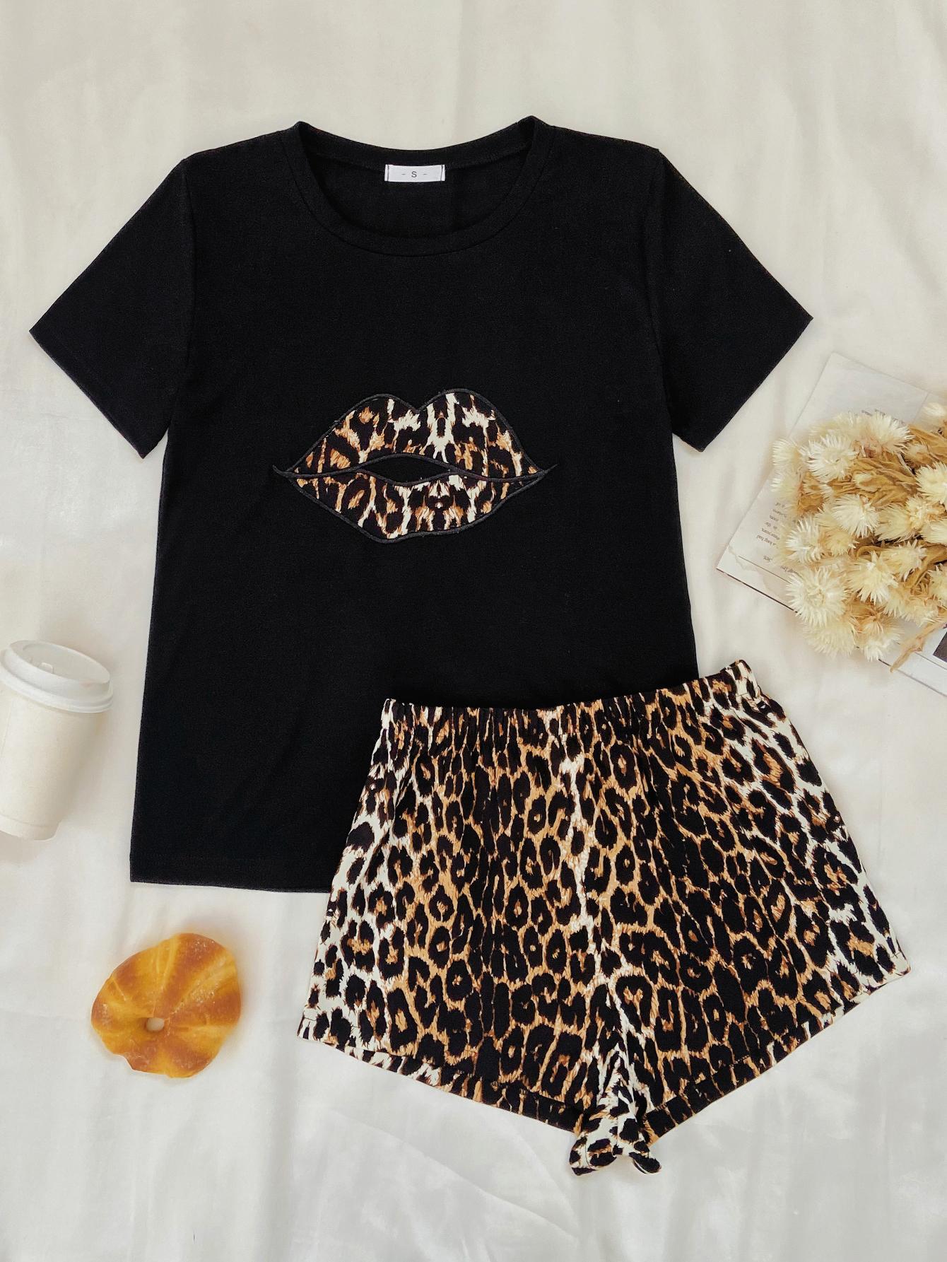 Conjunto de salón de camiseta y pantalón corto con estampado de labios de leopardo