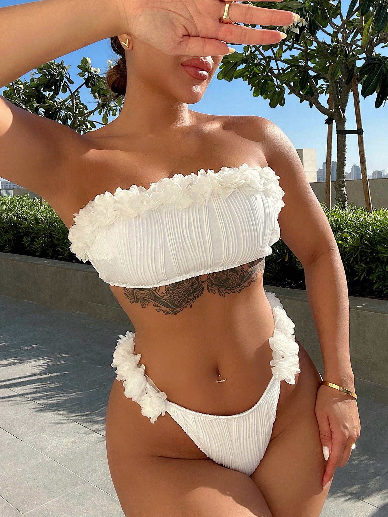 Conjunto de bikini de dos piezas con apliques para atar