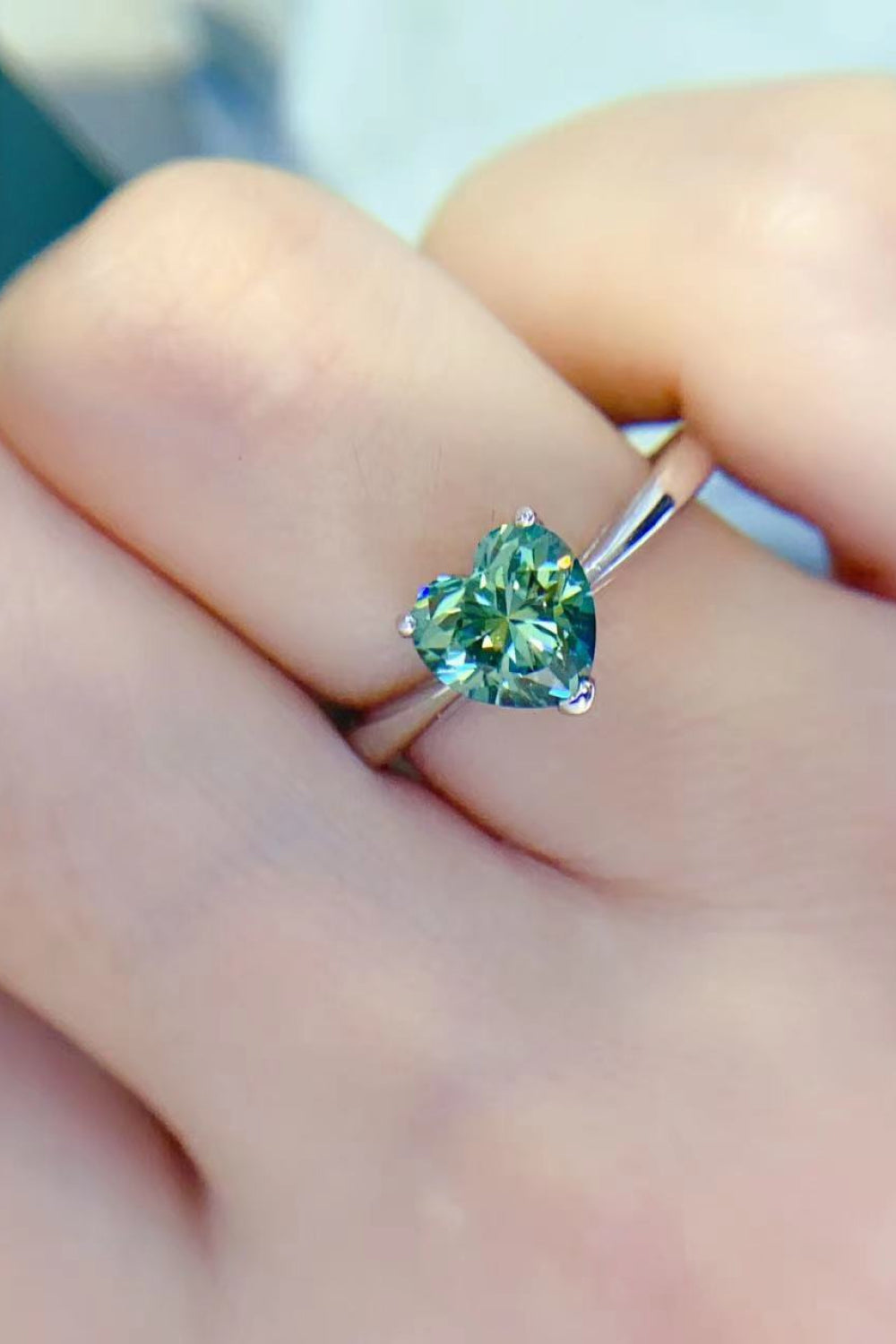 Anillo de Plata de Ley 925 con Corazón de Moissanita de 1 Quilate