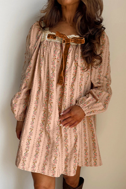 Vestido corto de terciopelo caqui con lazo delantero y estampado floral de manga larga