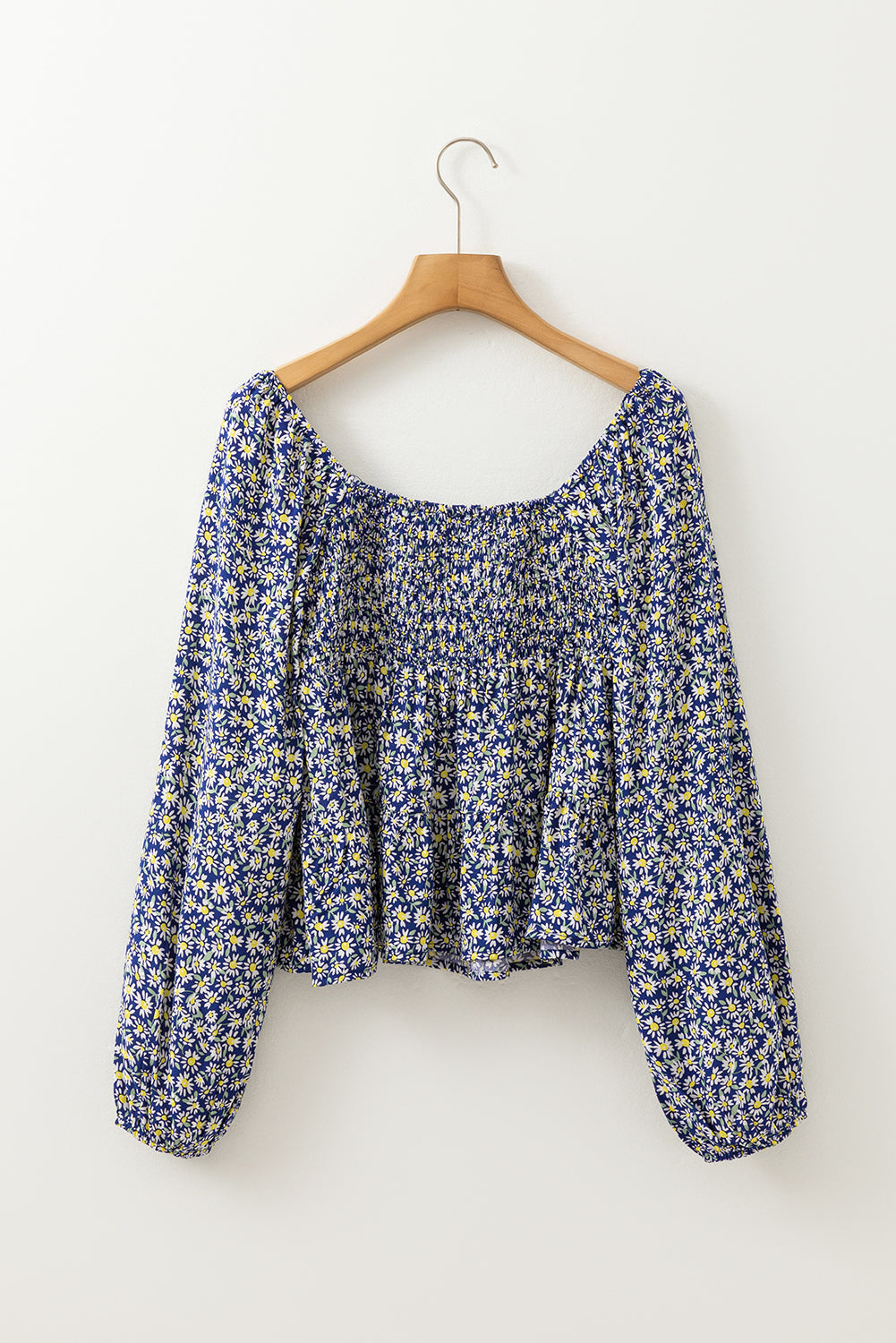 Blusa holgada con estampado floral bohemio azul y escote cuadrado fruncido