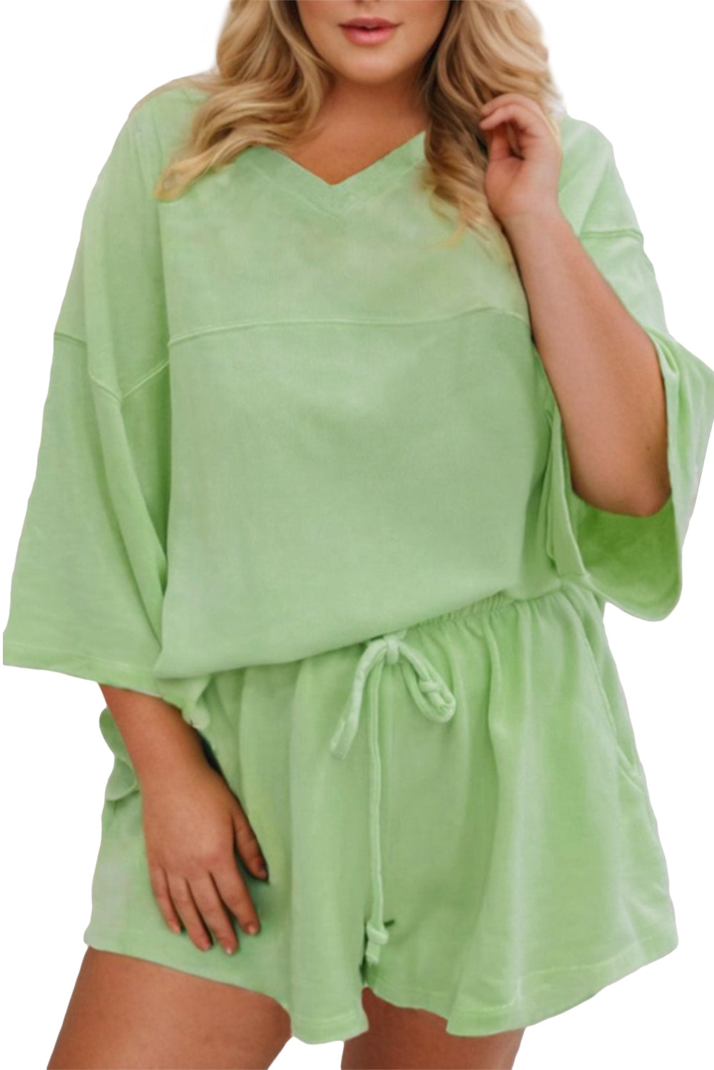 Conjunto de camiseta y shorts holgados con cuello en V, hombros caídos, talla grande, color verde Meadow Mist