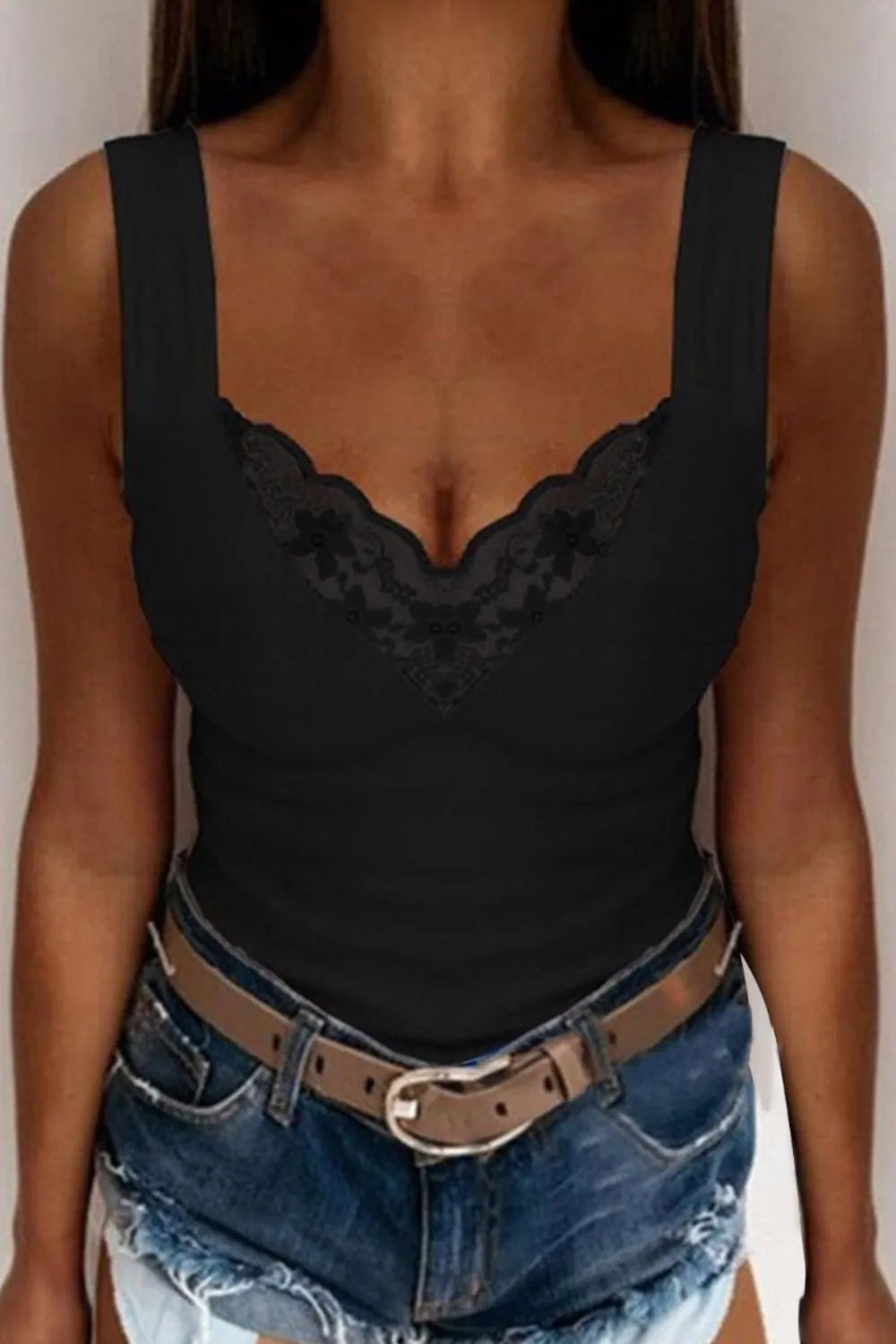 Camiseta de tirantes con cuello de pico y encaje de talla grande