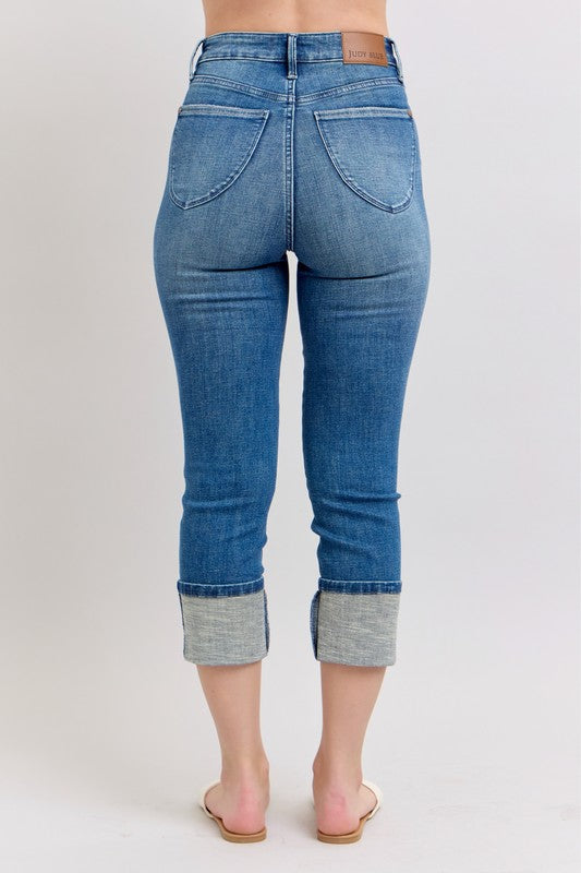 Jeans Capri Pitillo con Puños y Bolsillos Tallas Grandes Judy Blue