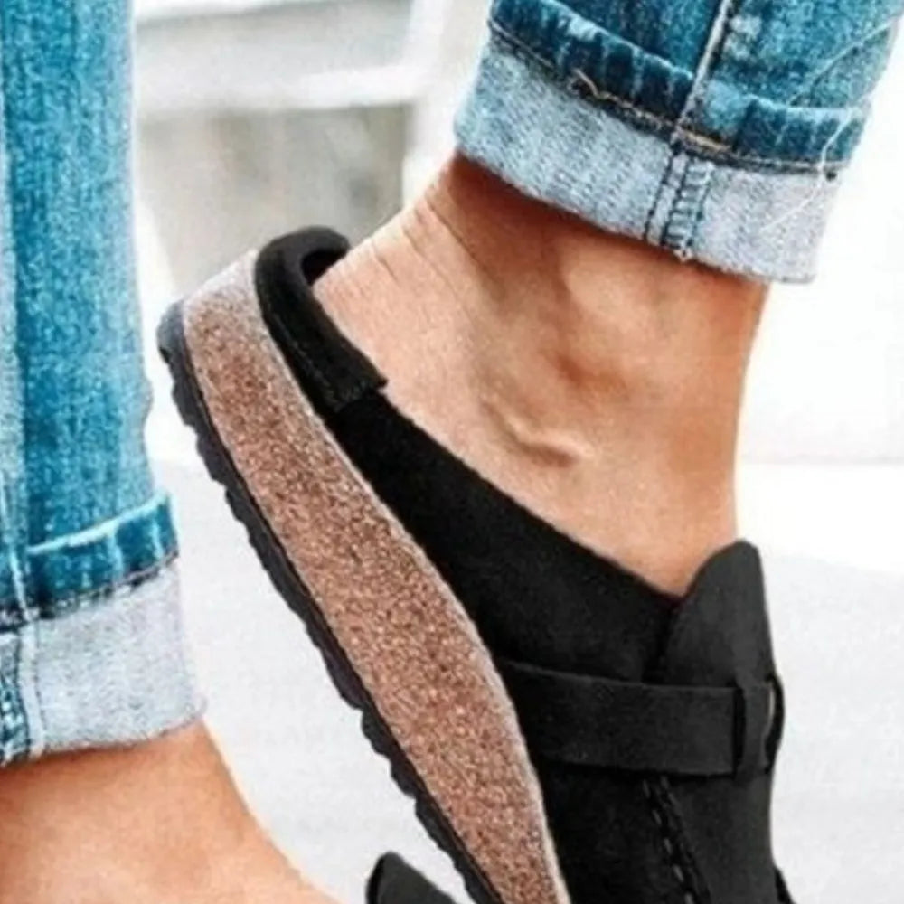 Mocasines con hebilla de tacón bajo y punta redonda