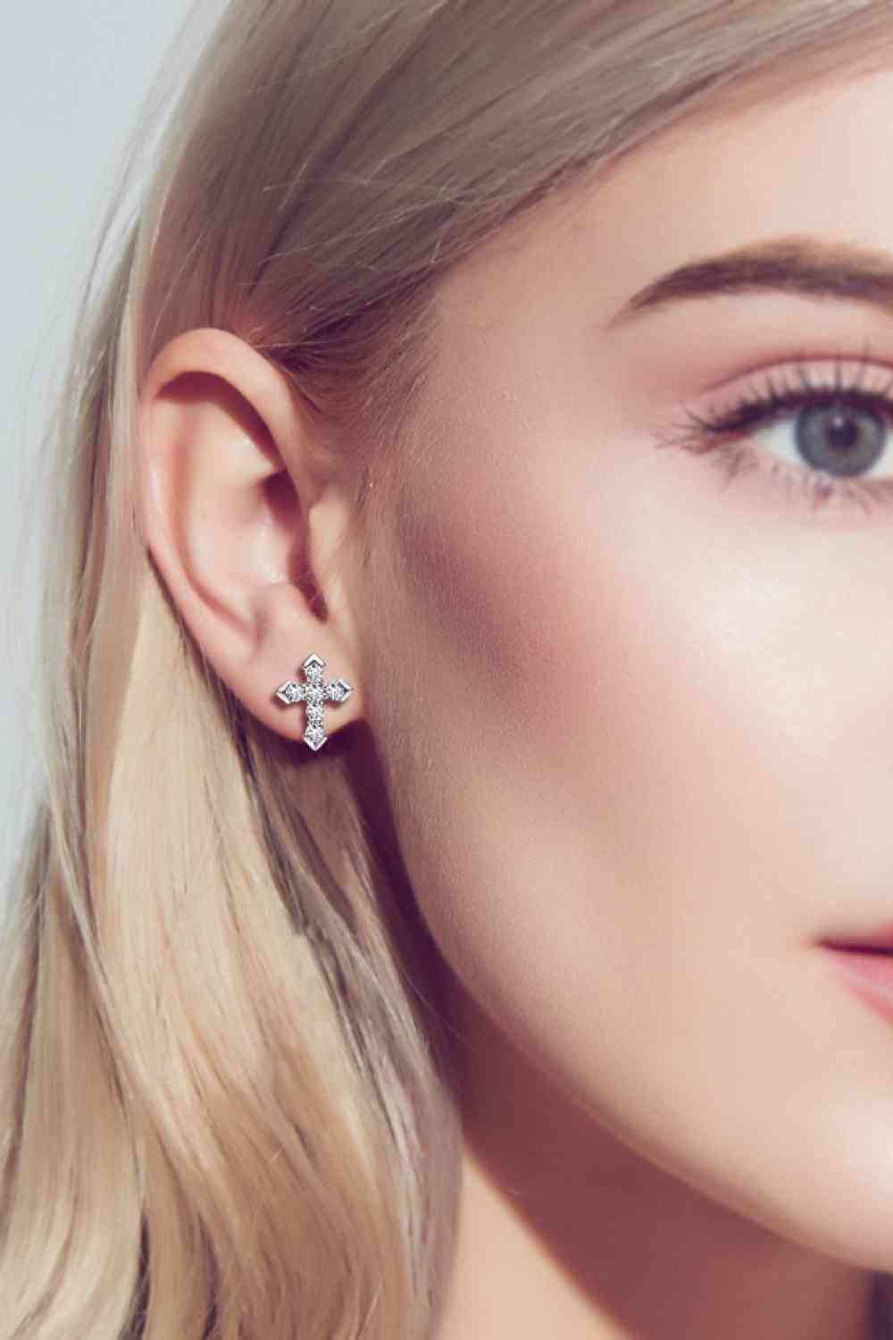 Pendientes de cruz de moissanita con elegancia - Diseño minimalista en plata chapada en platino Vea la tabla de tallas en "más detalles"