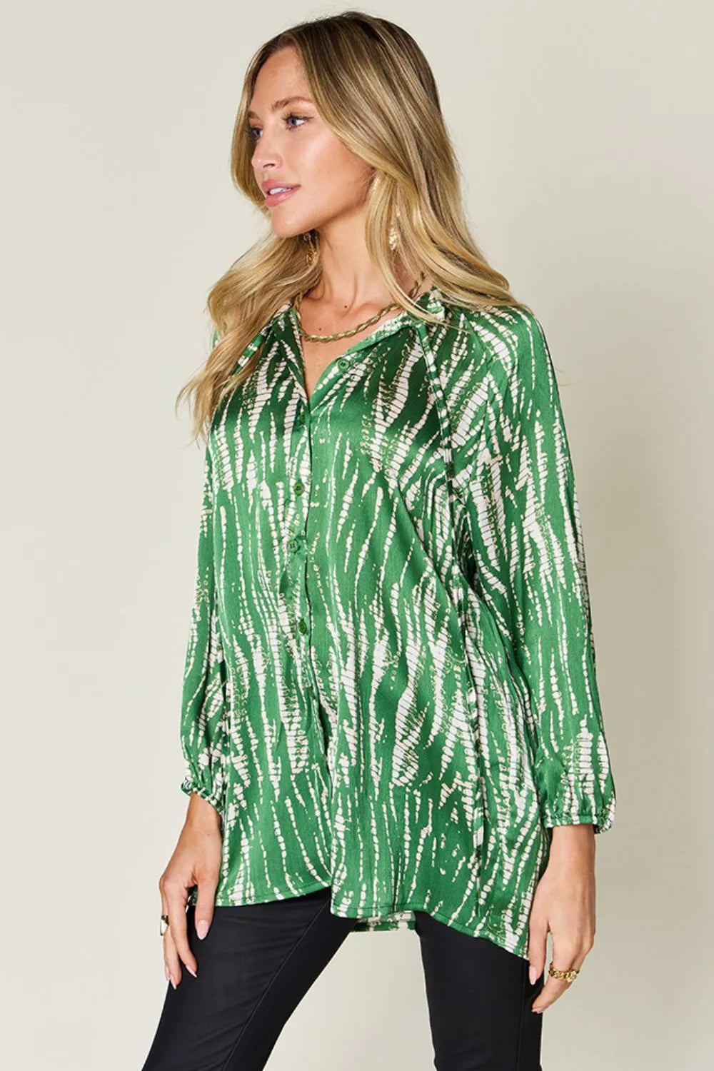 Camisa abotonada de manga larga estampada Full Size Double Take