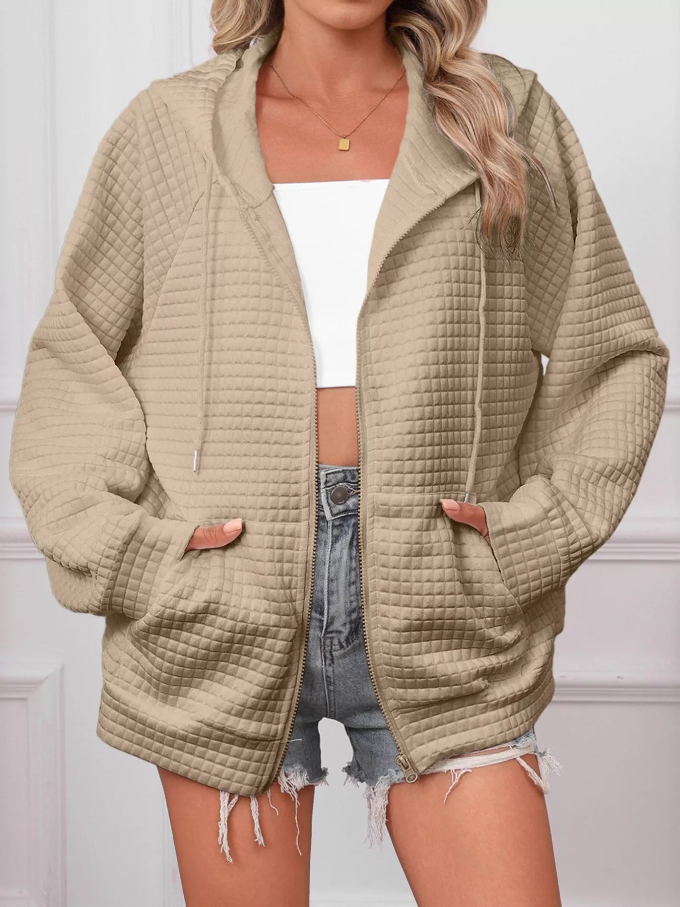 Chaqueta con capucha y cremallera, acolchada con textura, talla grande