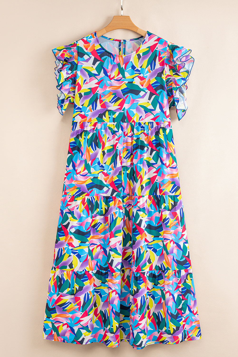 Vestido largo escalonado de talla grande con estampado abstracto azul y manga con volantes