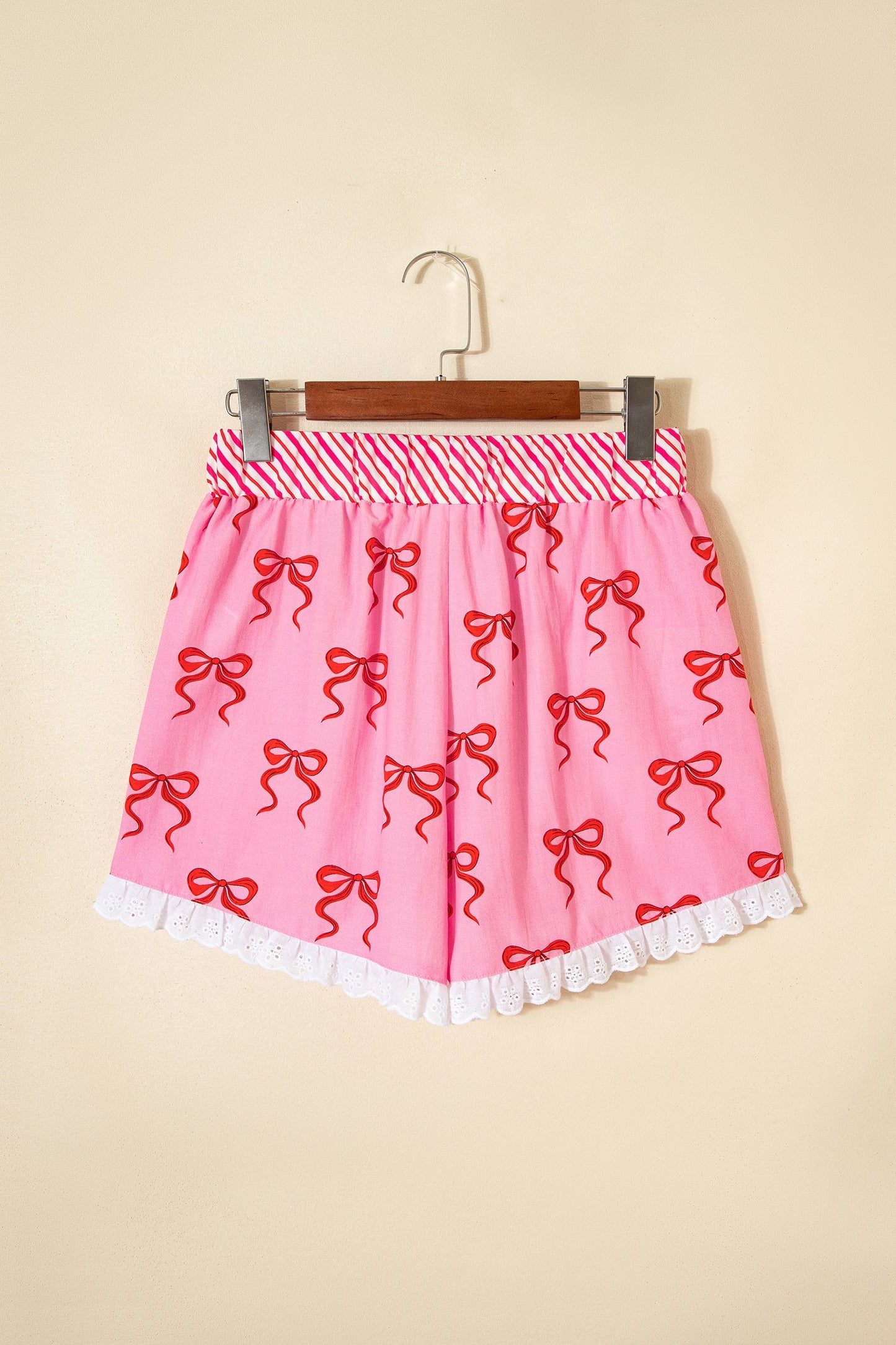 Pantalón Corto Suelto con Estampado de Lazo Rosa, Retazos Rayados, Cintura Elástica y Ribete de Encaje