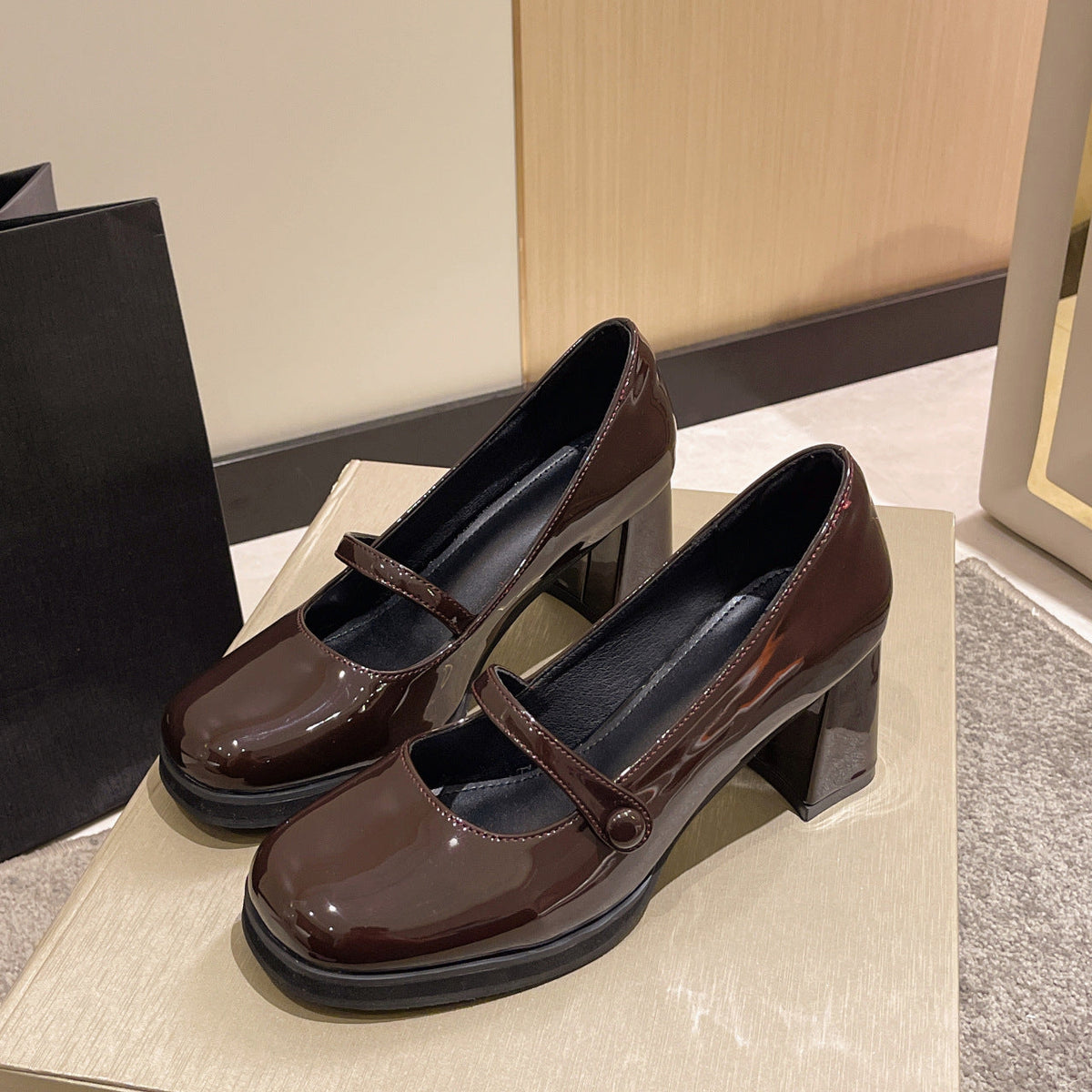 Women's Retro Medium Thick Heels Mary Jane Shoes