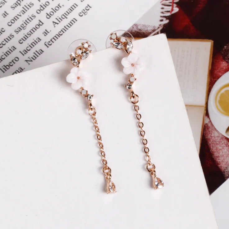 Pendientes largos de copo de nieve con diamantes de imitación y pines de plata 925