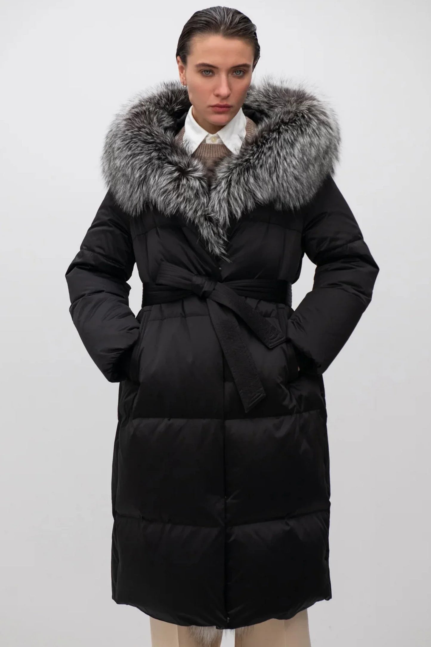 Parka Charlotte de plata genuina con piel de zorro