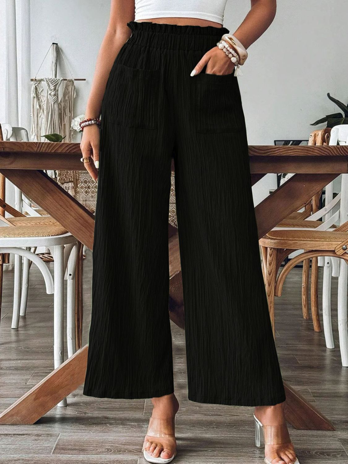 Pantalones de pernera ancha con cintura elástica y bolsillos