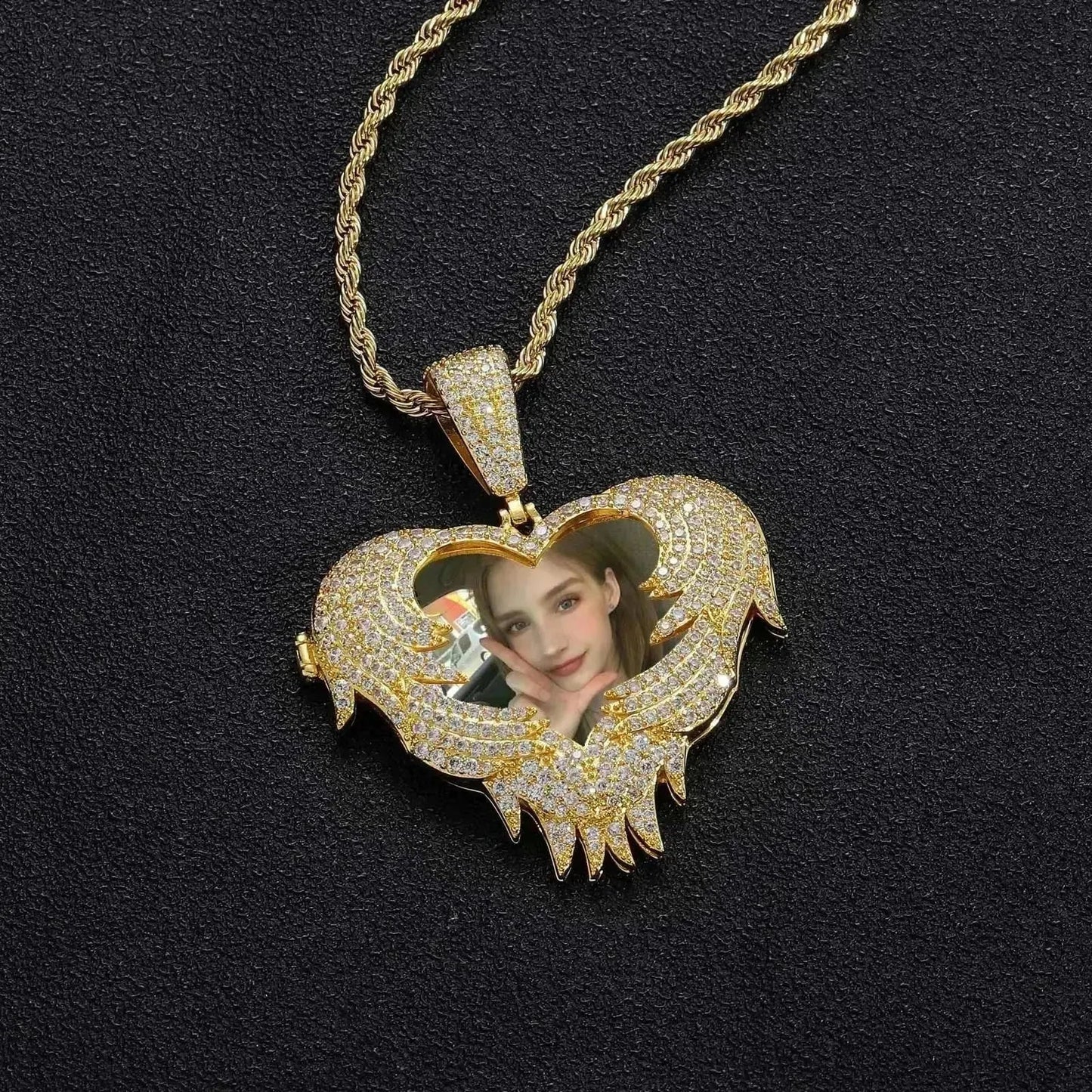 LoveShell™ – Custom Clamshell Heart Photo Pendant | Iced Out Zircon