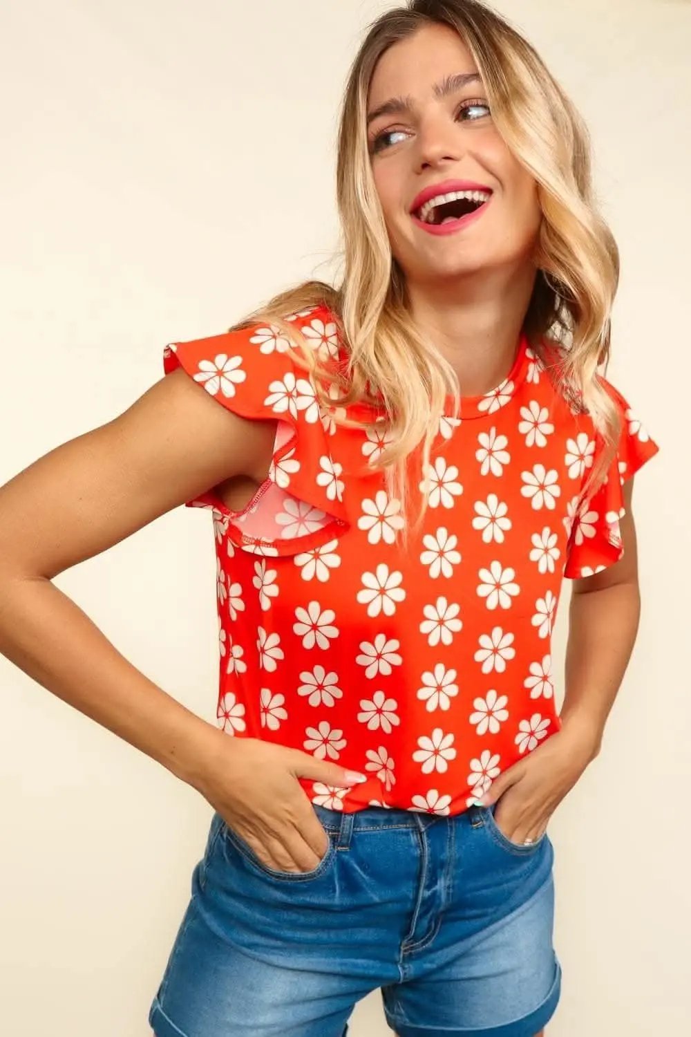 T-Shirts Trendsi Haptics floral knit top with ruffles