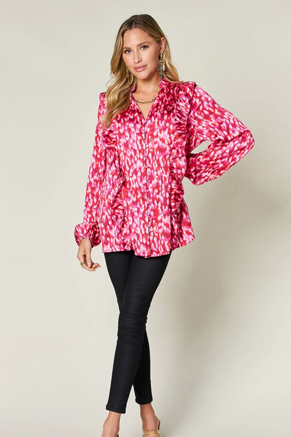 Camisa de manga abullonada con volantes estampada Double Take, talla completa