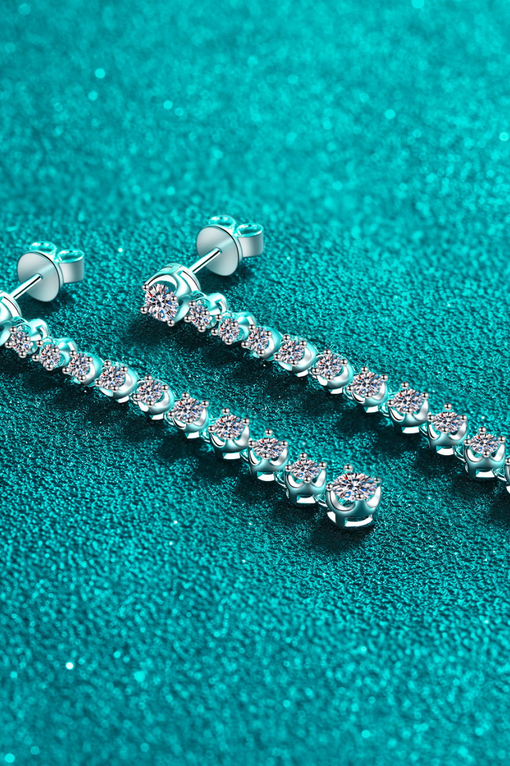 Adorados Pendientes Largos de Moissanita de 1,18 Quilates