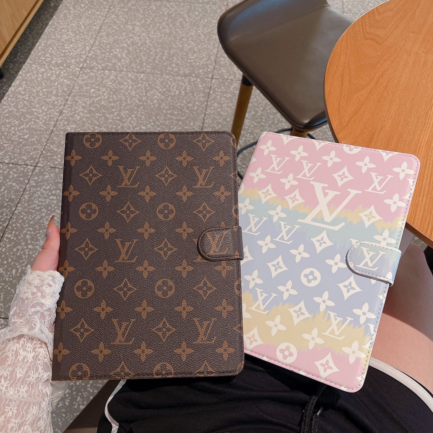 Funda para iPad Apple de cuero Monogram de lona de lujo con diseño temático de verano fresco