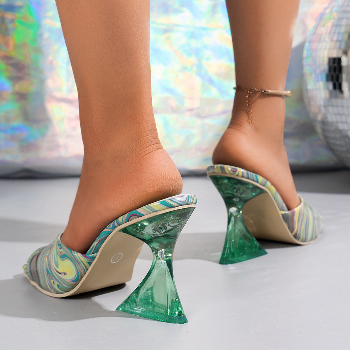 Sandalias de tacón medio peep toe en contraste