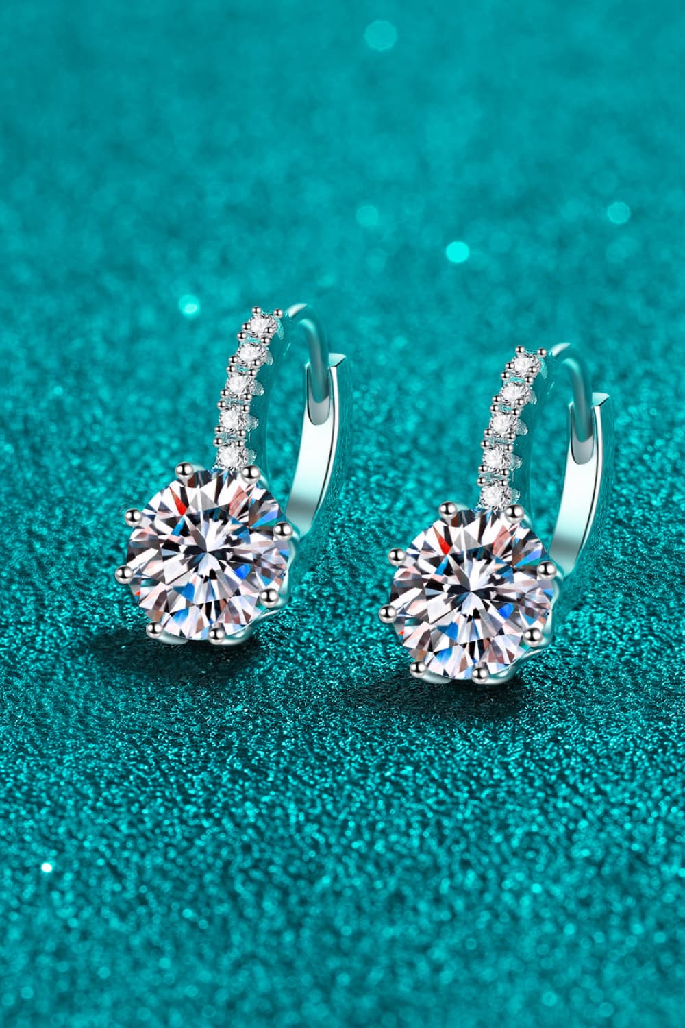 Pendientes de moissanita de 4 quilates de plata de ley 925