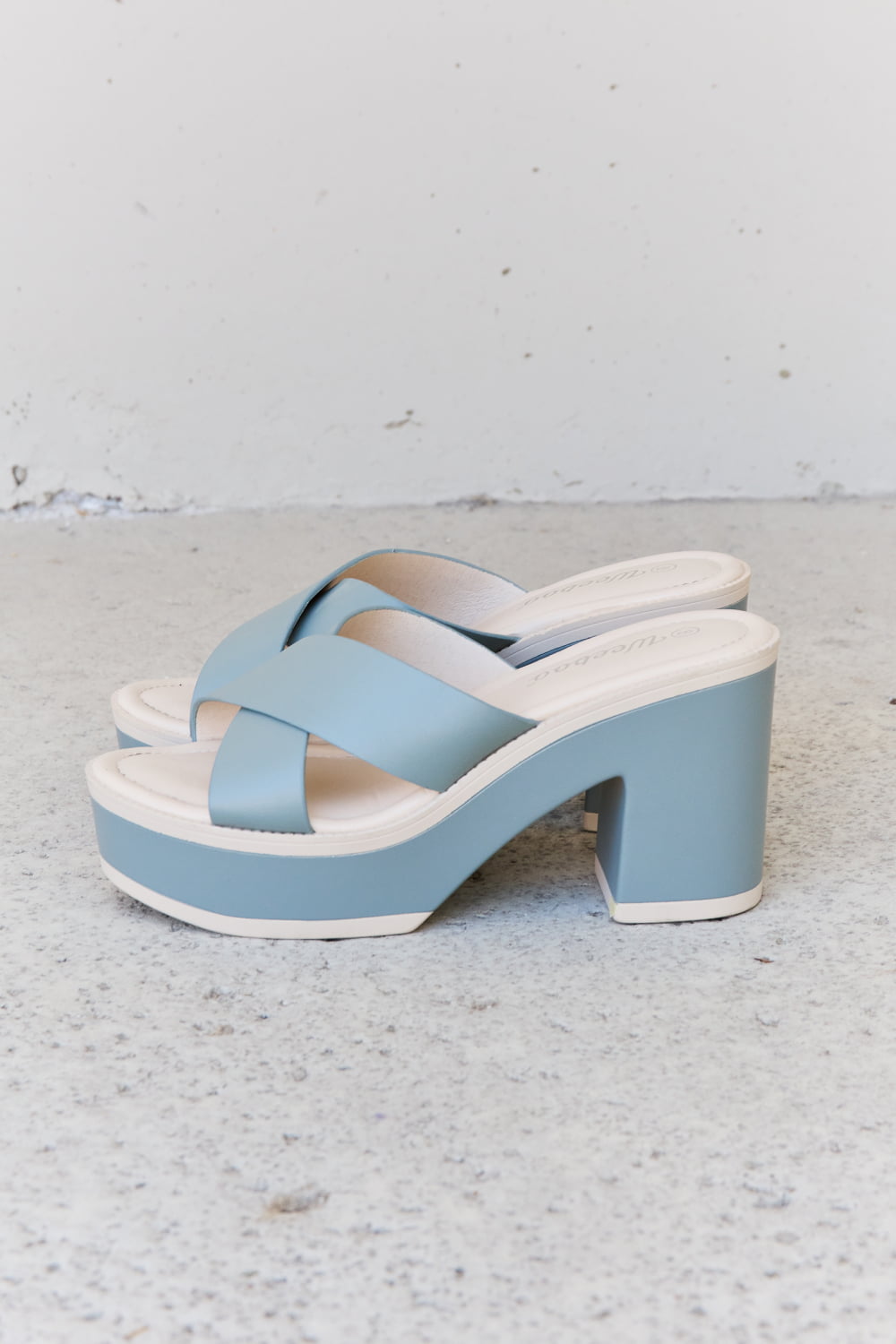 Sandalias de plataforma con contraste Weeboo Cherish The Moments en azul niebla