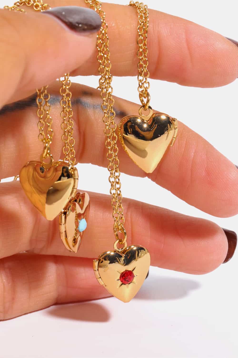 Collar con colgante de circonita en forma de corazón y chapado en oro de 14 quilates