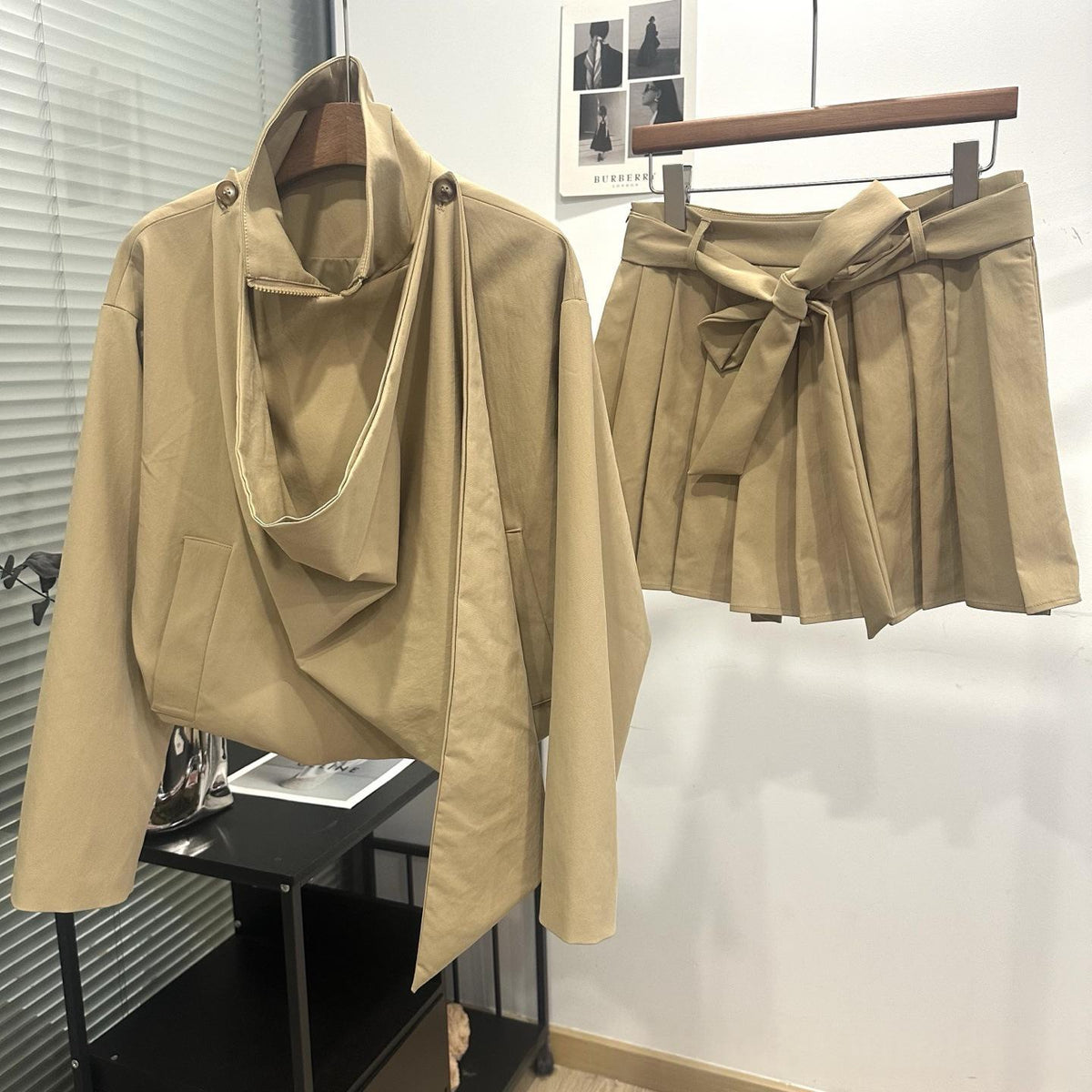Street-style Autumn British Minimalist Commuter Set Stand-collar Trench Coat And Shorts