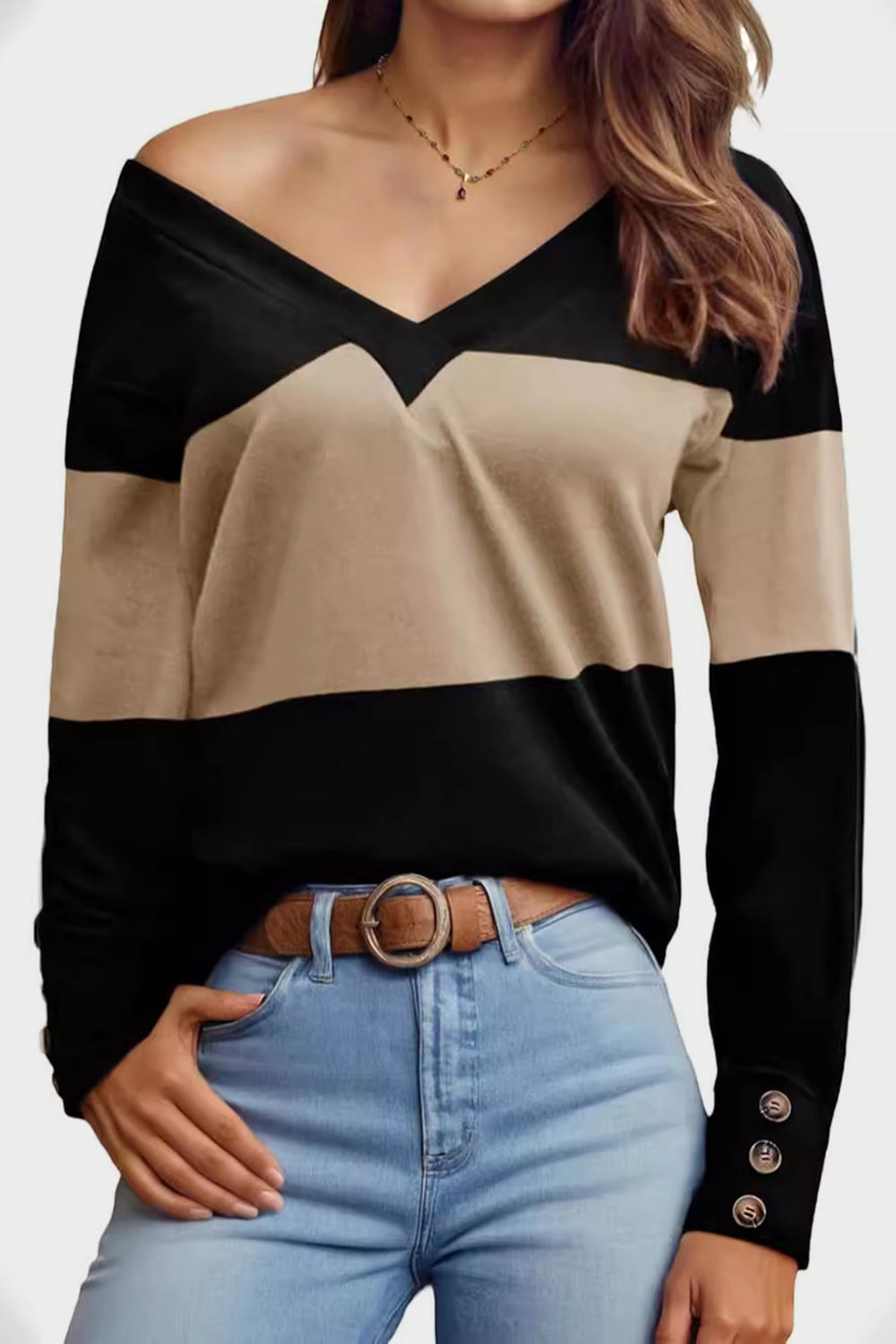 Camiseta de Manga Larga con Cuello de Pico en Contraste y Botones Decorativos