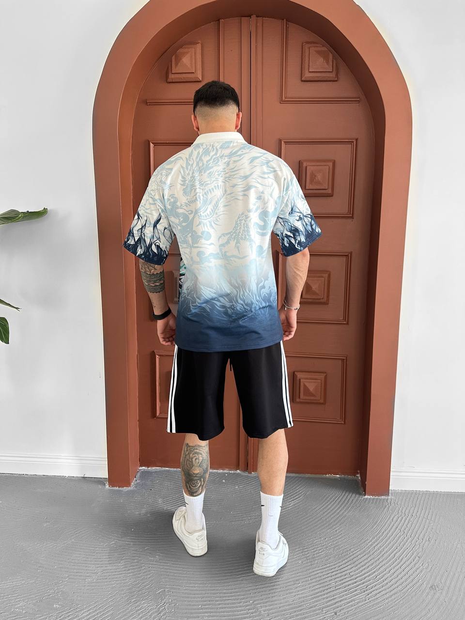 Conjunto de polo y pantalones cortos Dragon Fury para hombre – Ropa urbana con estilo fantasía y dragones que escupen fuego