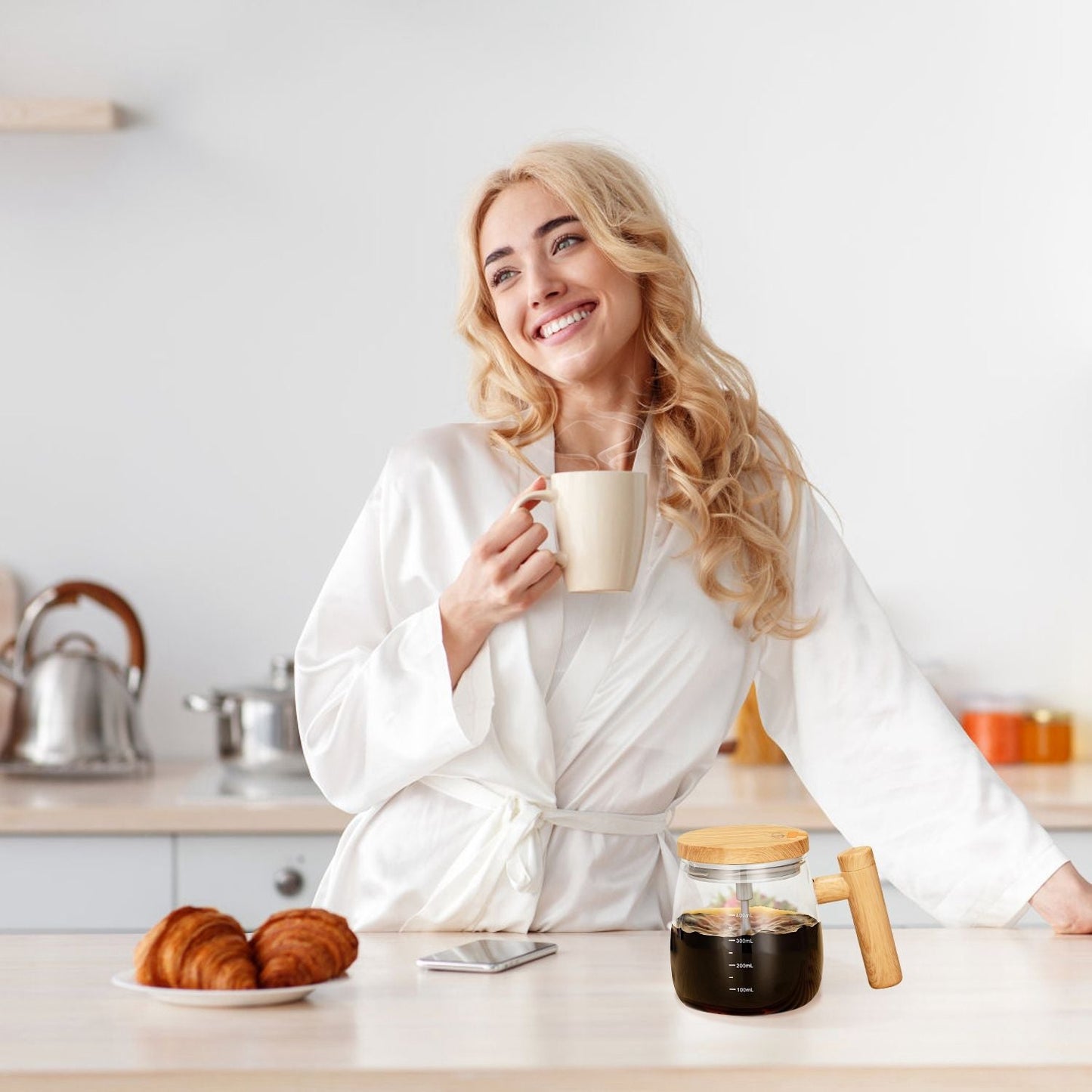 Electric Mixing Mug 400ML High Speed Mixing Cup USB Rechargeable Self String Mug IP67 Waterproof One Button Start for Coffee Milk Protein Powder Egg